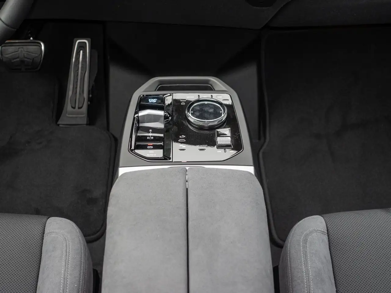 BMW iX xDrive45 0,25% Dienstwagenversteuerung 11