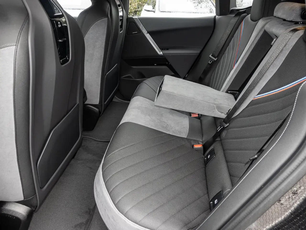 BMW iX xDrive45 0,25% Dienstwagenversteuerung 13