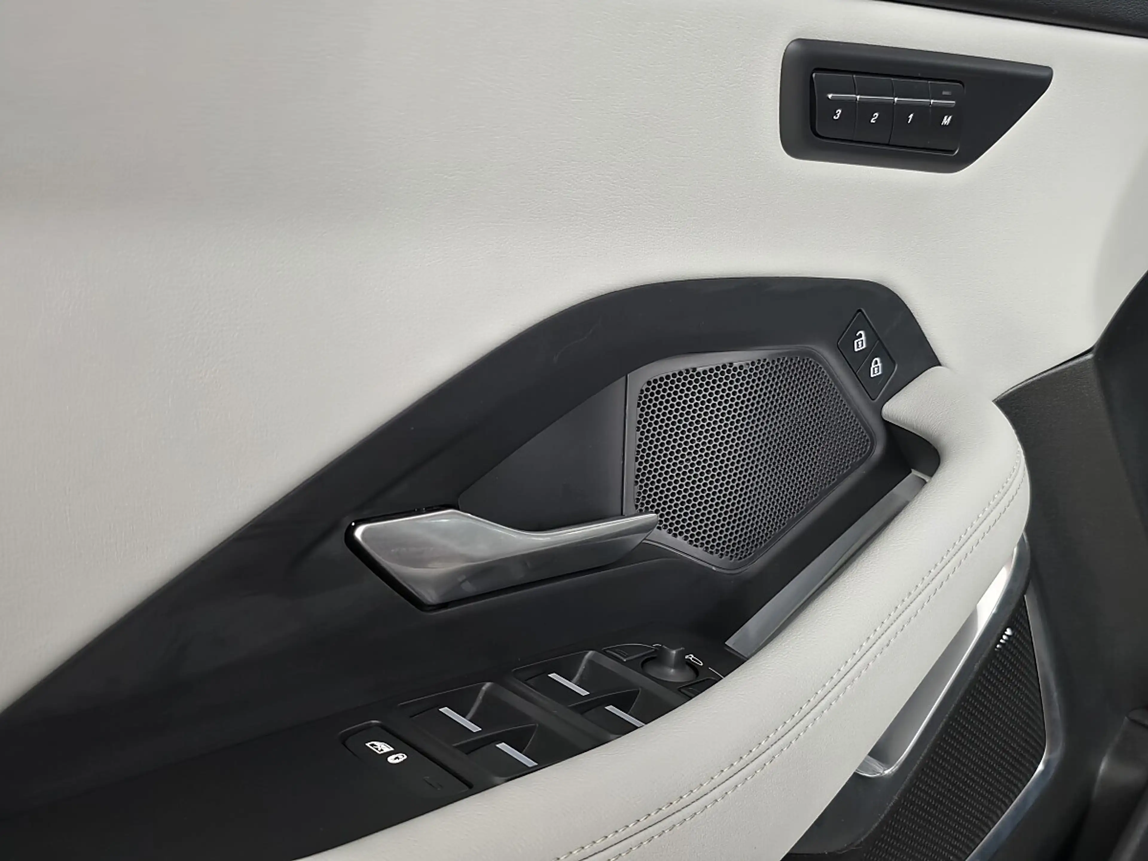 Jaguar E-Pace 2.0DI4 D200 AWD R-Dynamic SE Aut. | Auto Stahl ... — photo 11