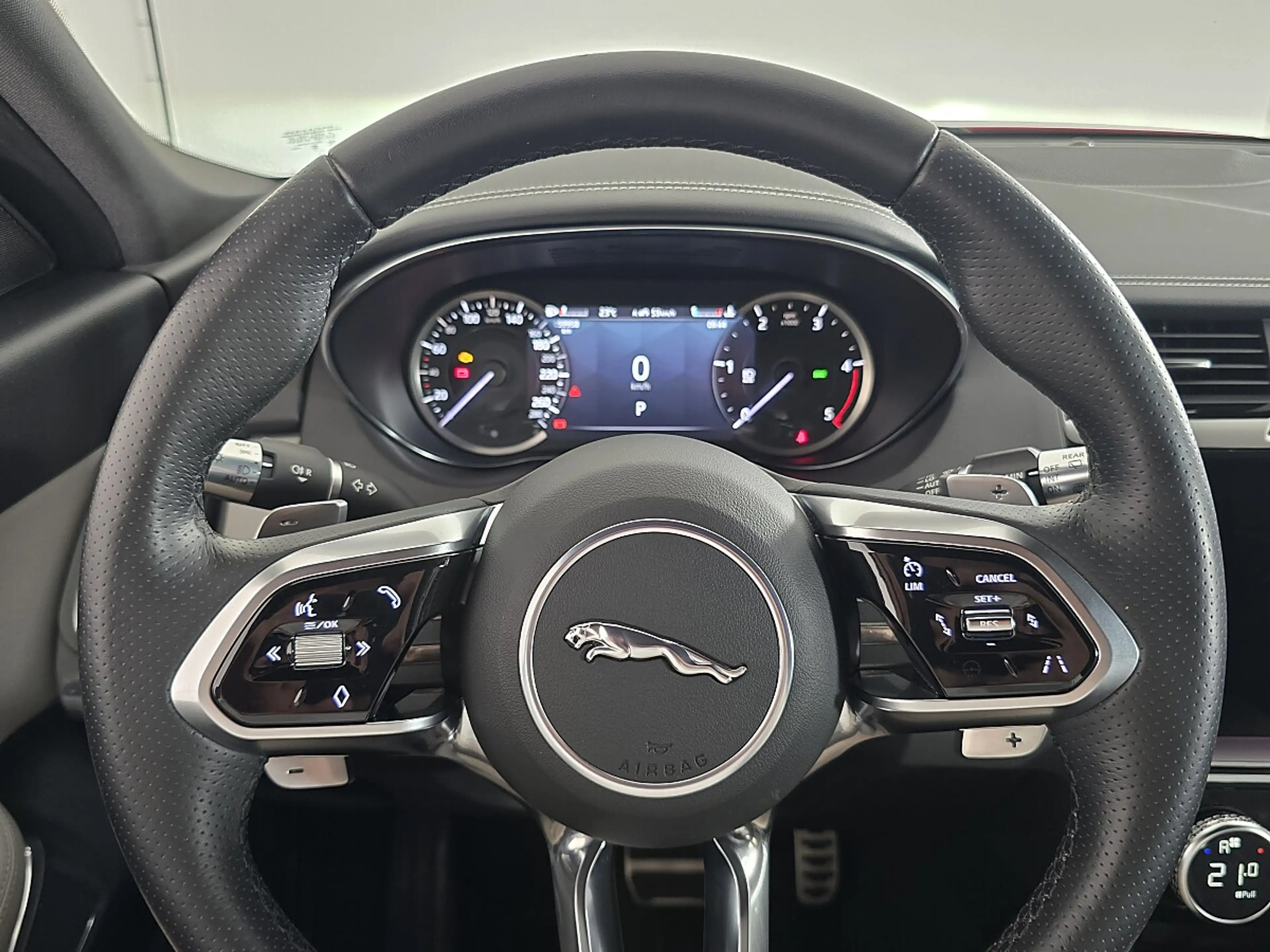 Jaguar E-Pace 2.0DI4 D200 AWD R-Dynamic SE Aut. | Auto Stahl ... — photo 16