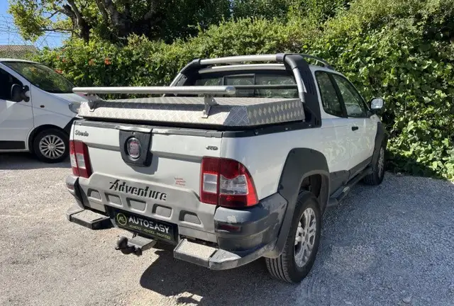Fiat Strada view 5