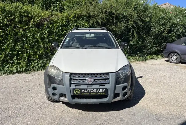 Fiat Strada view 8