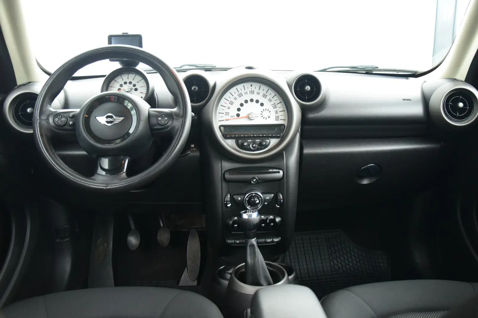 MINI Cooper Countryman Mini 1.6 Business Line Airco Navi/Port Cruise Pdc crvena - 2
