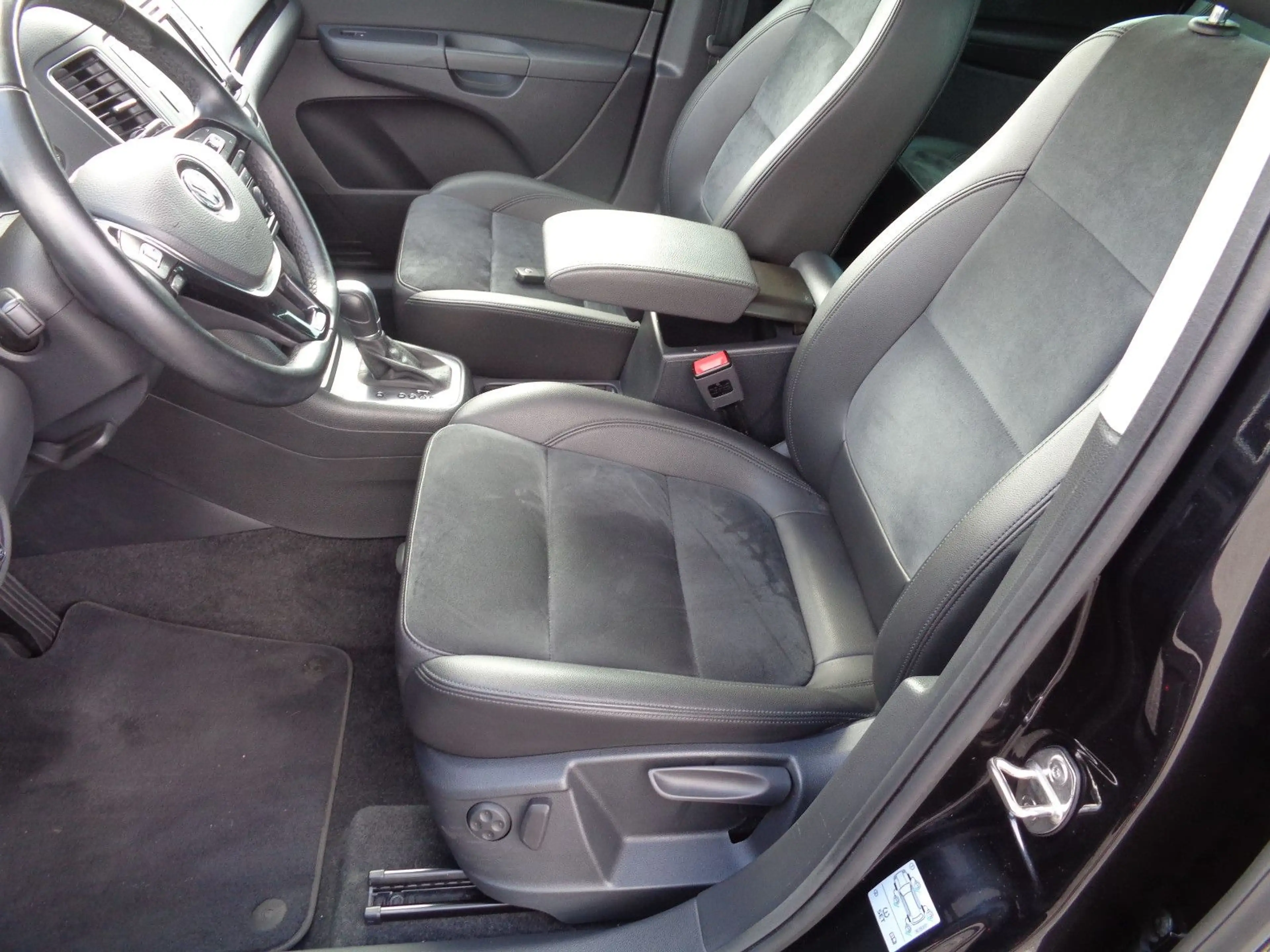 Volkswagen Sharan Highline Autom., Navi, AHK, 7 Sitze, PTS, — photo 6