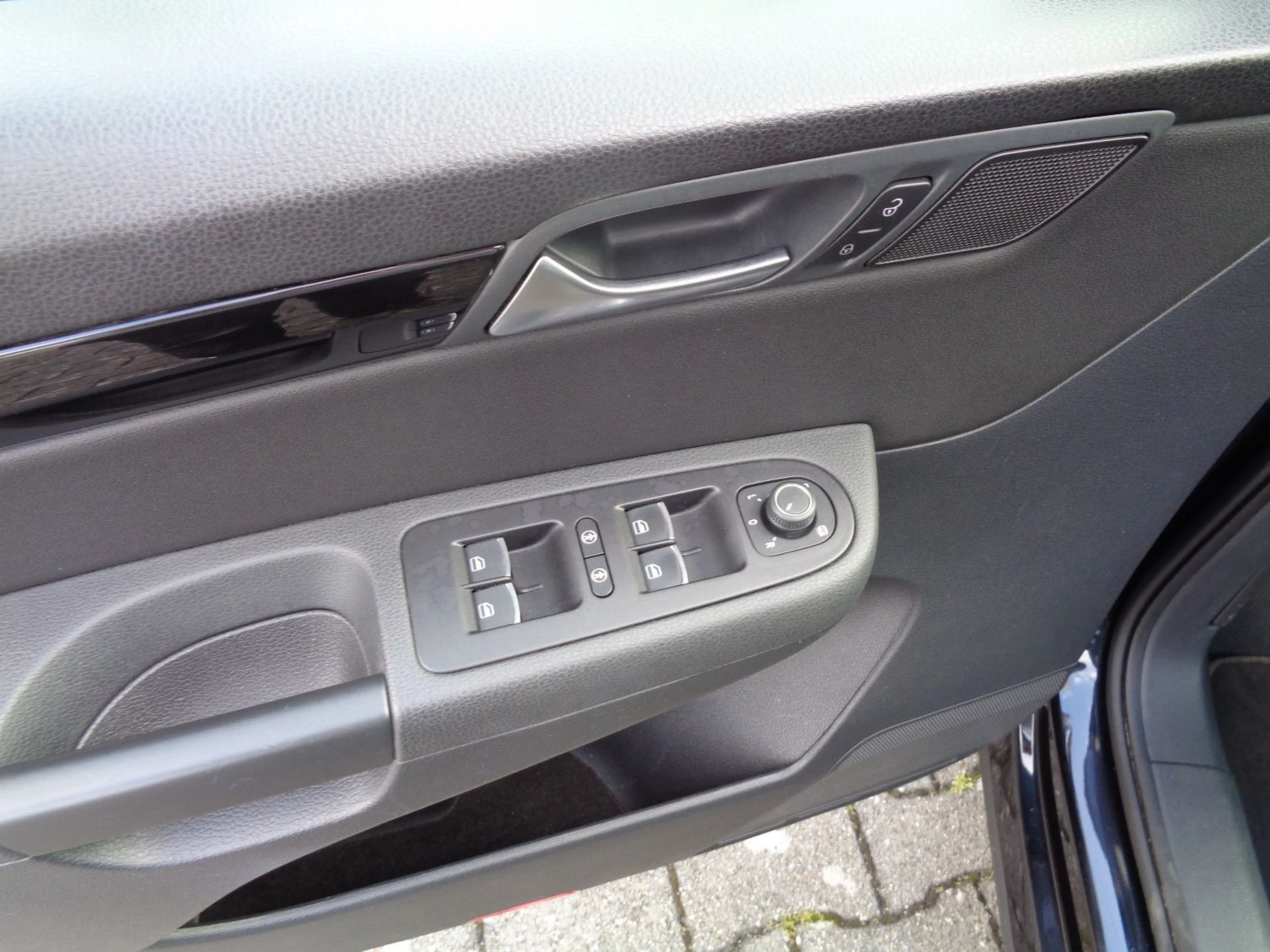 Volkswagen Sharan Highline Autom., Navi, AHK, 7 Sitze, PTS, — photo 5