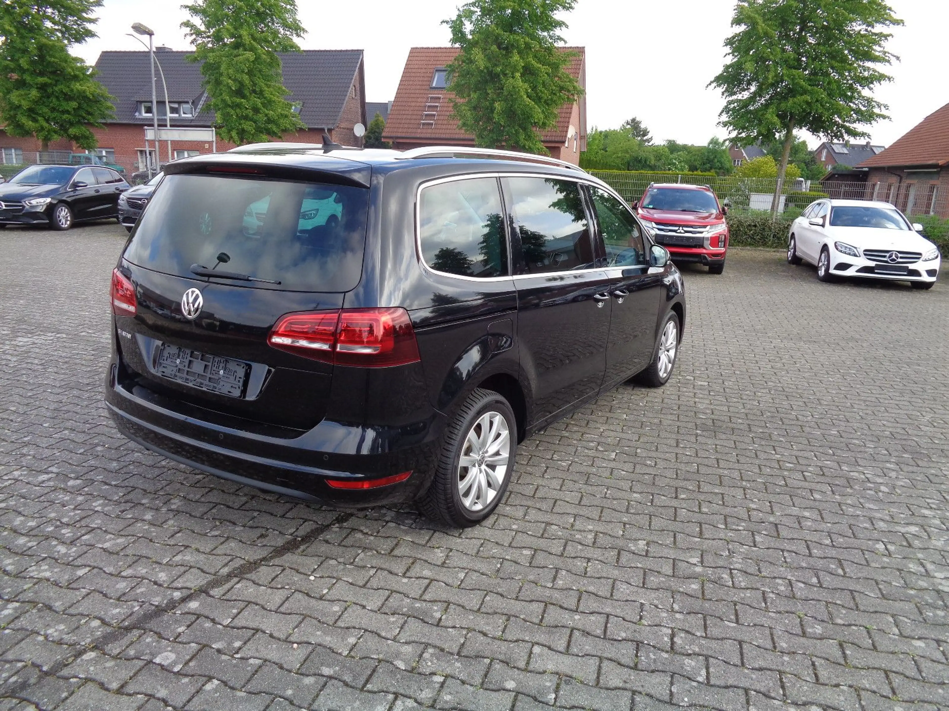 Volkswagen Sharan Highline Autom., Navi, AHK, 7 Sitze, PTS, — photo 3