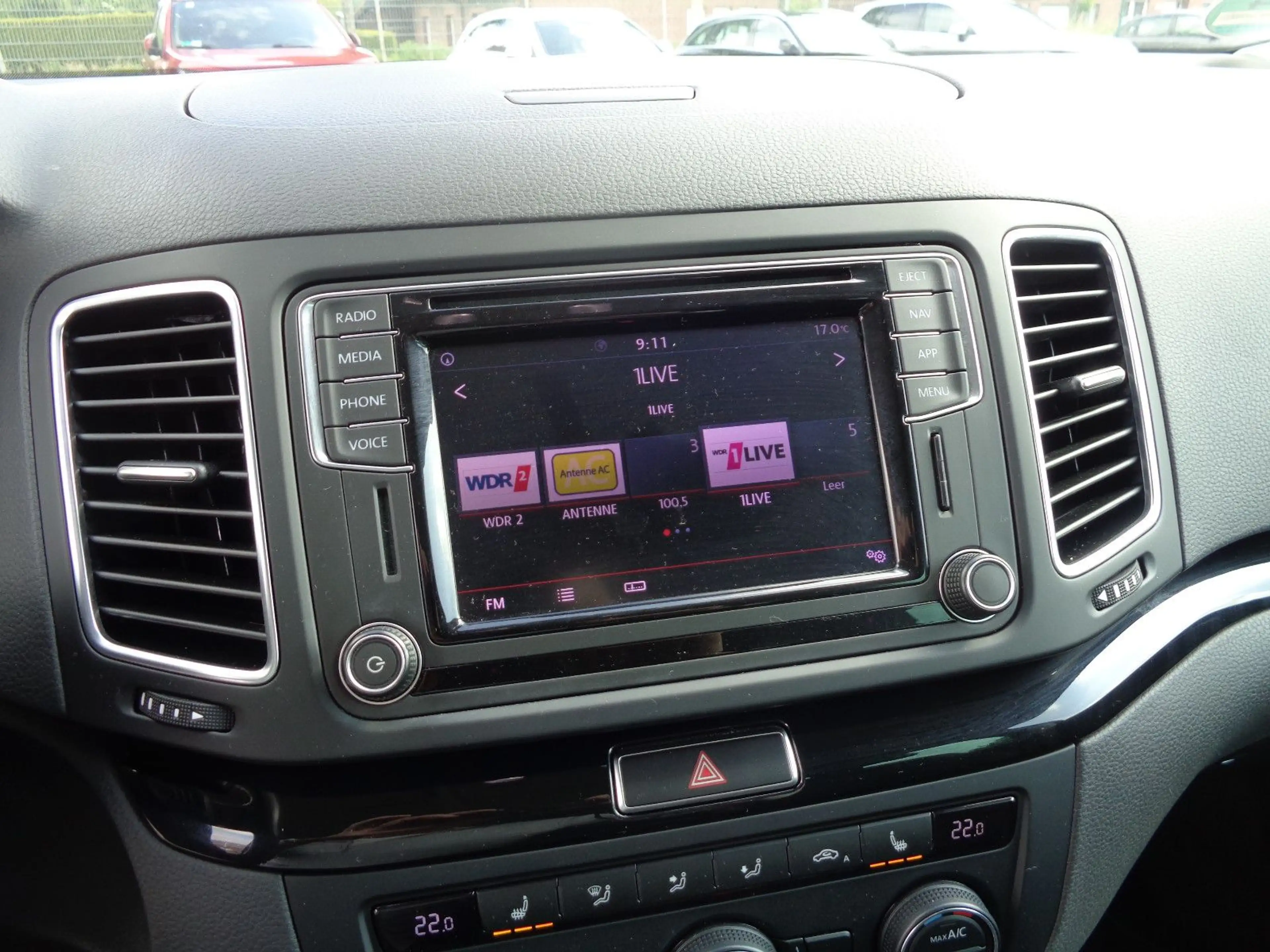 Volkswagen Sharan Highline Autom., Navi, AHK, 7 Sitze, PTS, — photo 10