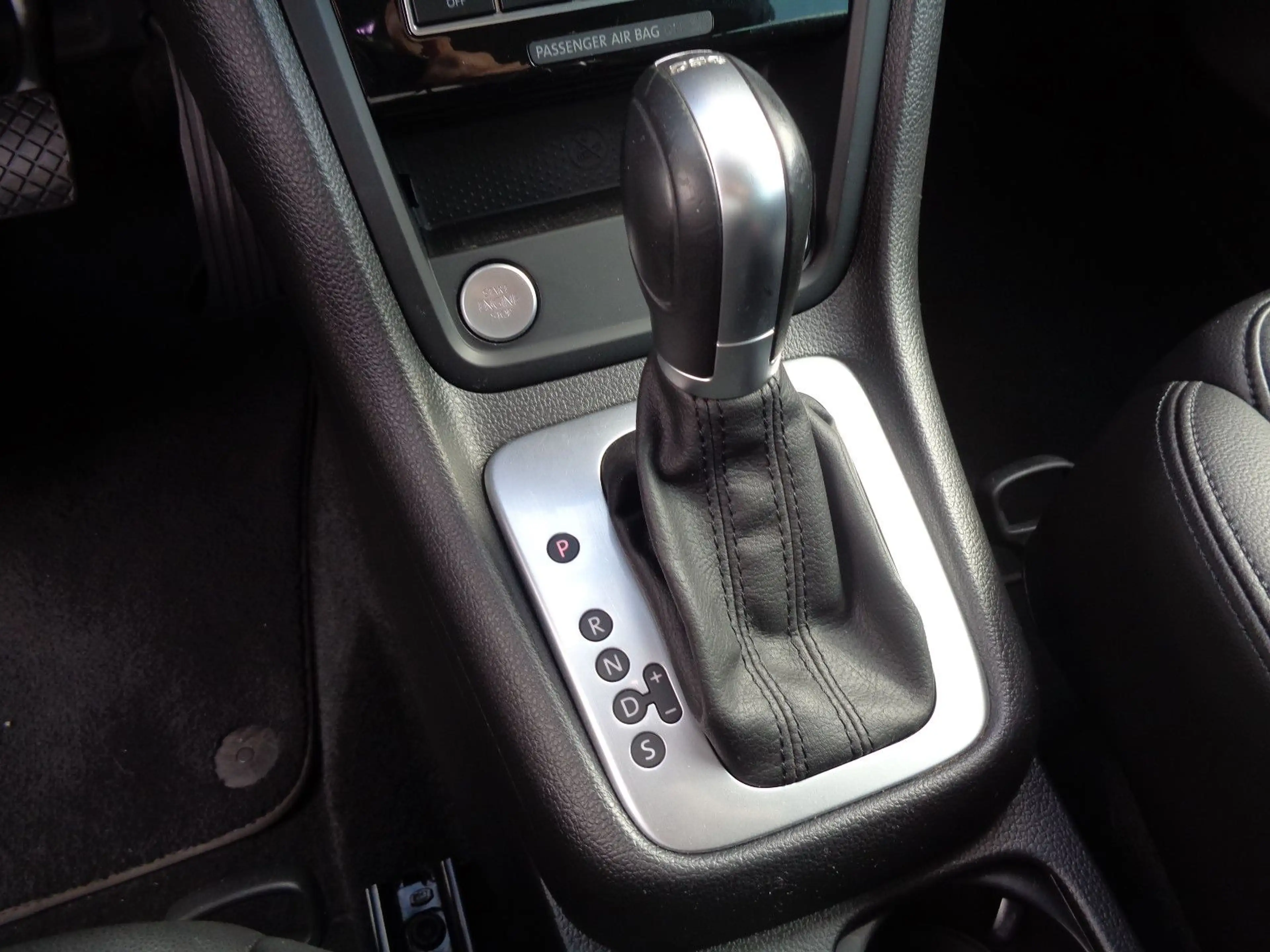 Volkswagen Sharan Highline Autom., Navi, AHK, 7 Sitze, PTS, — photo 9