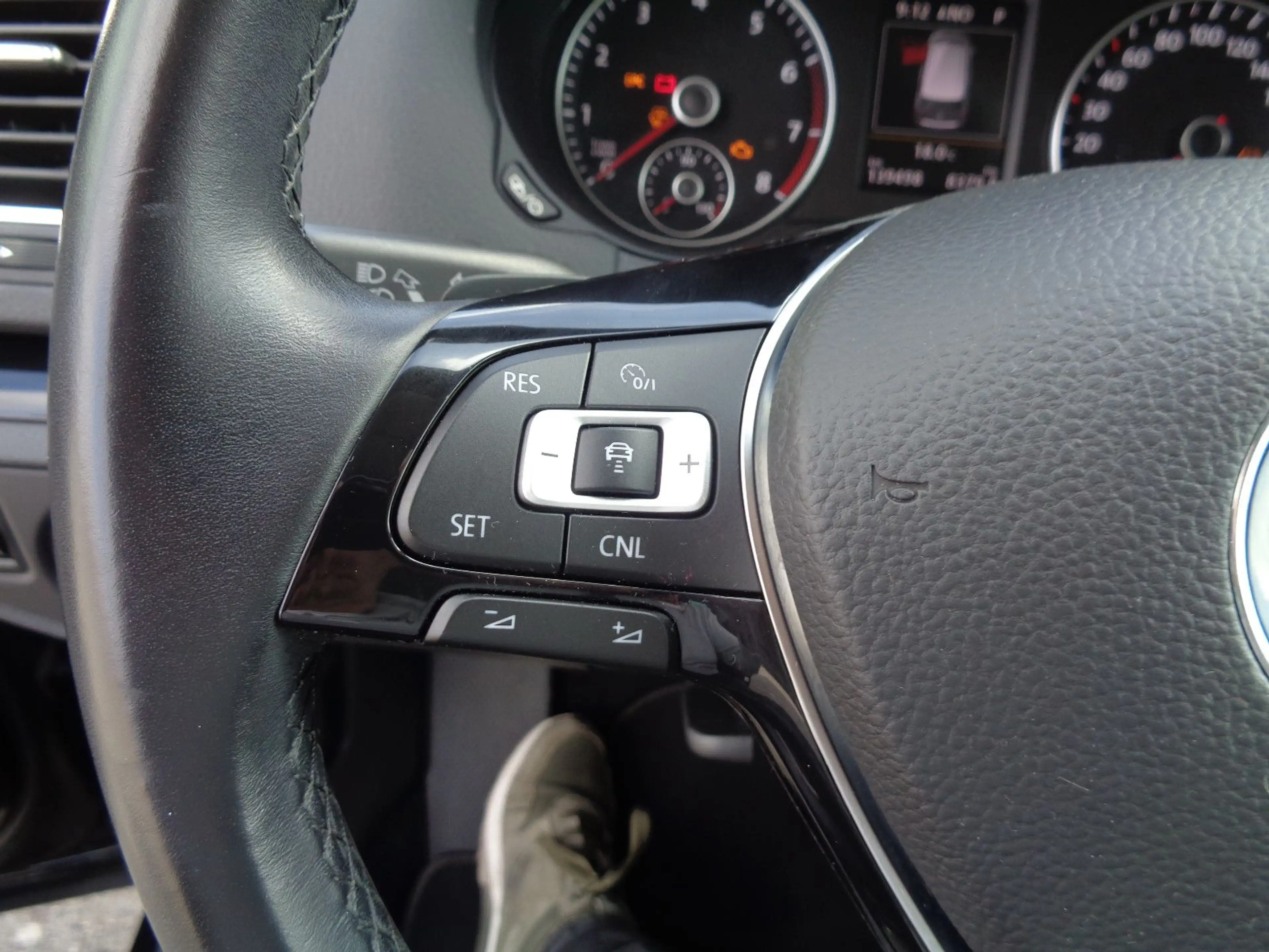 Volkswagen Sharan Highline Autom., Navi, AHK, 7 Sitze, PTS, — photo 14