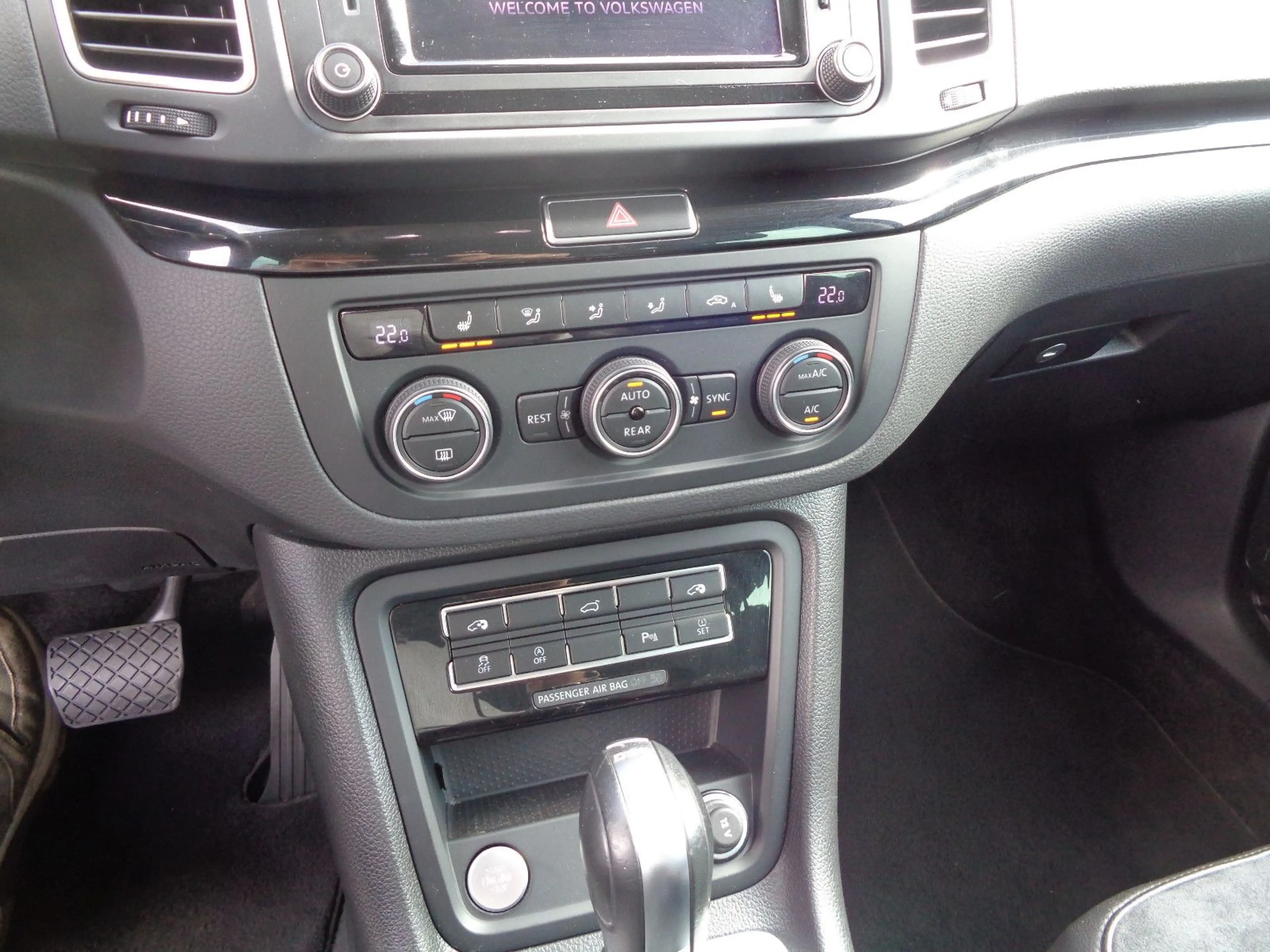 Volkswagen Sharan Highline Autom., Navi, AHK, 7 Sitze, PTS, — photo 8