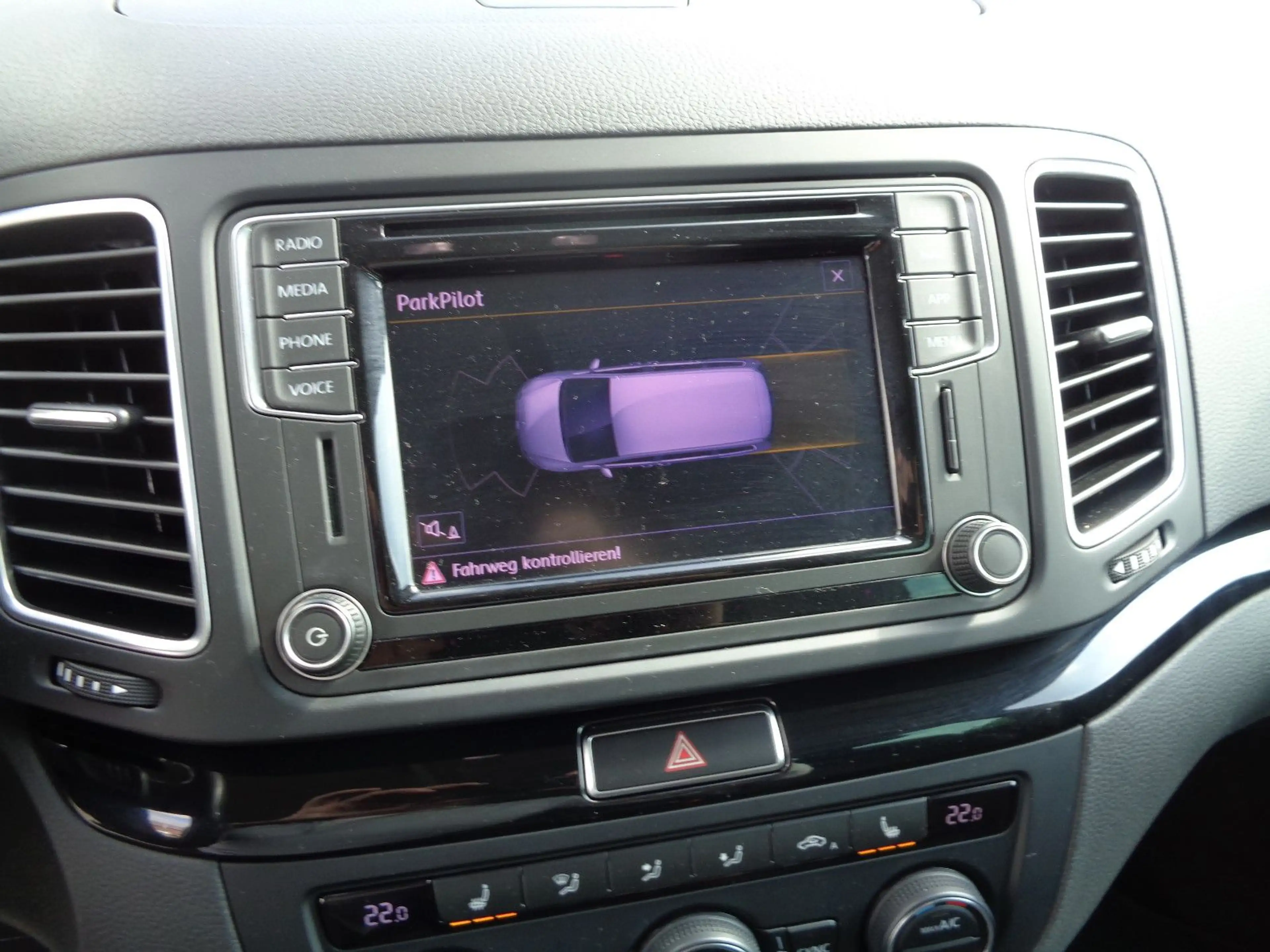 Volkswagen Sharan Highline Autom., Navi, AHK, 7 Sitze, PTS, — photo 13