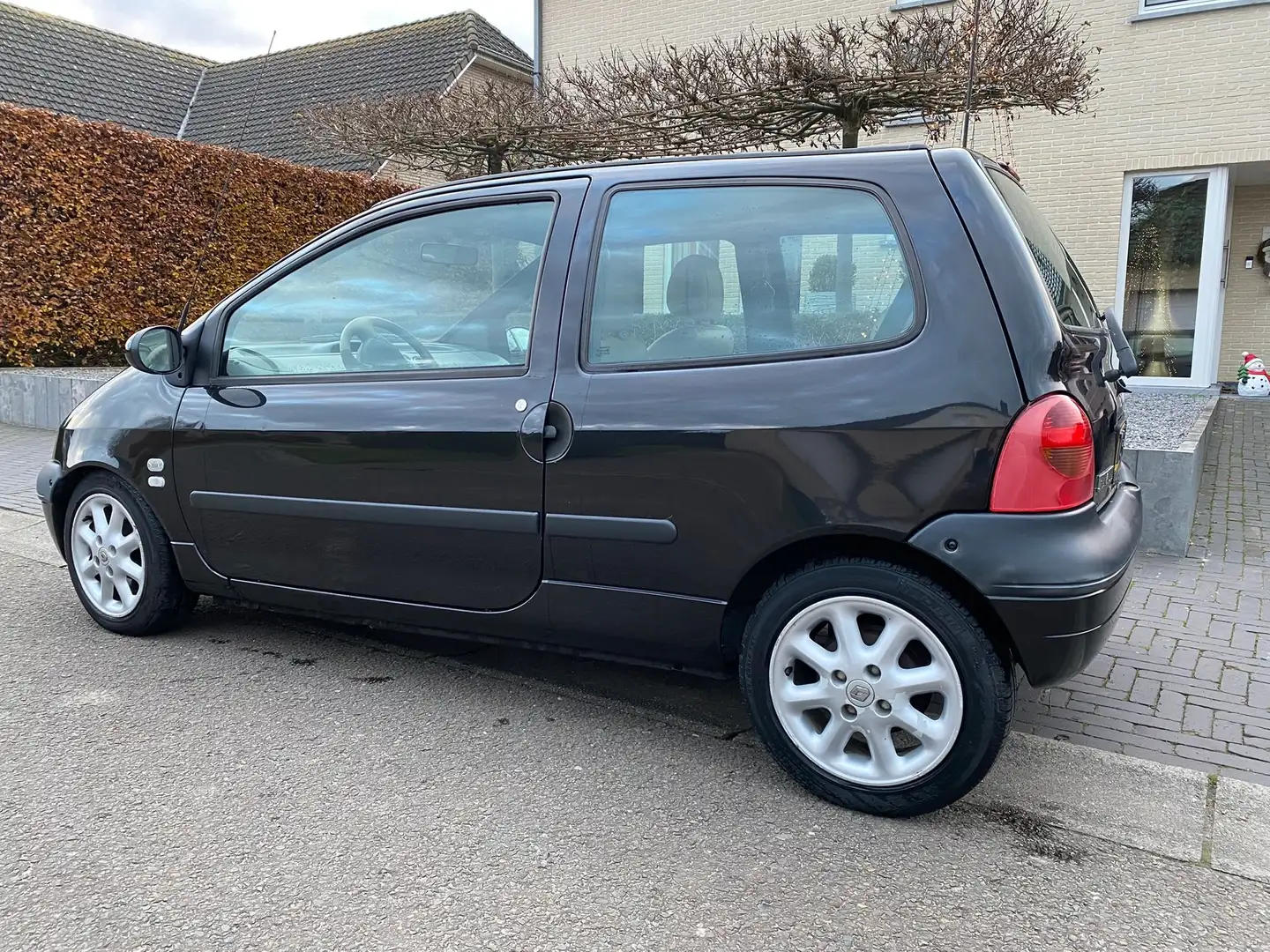Renault Twingo Twingo 1.2-16V Initiale Schwarz - 2