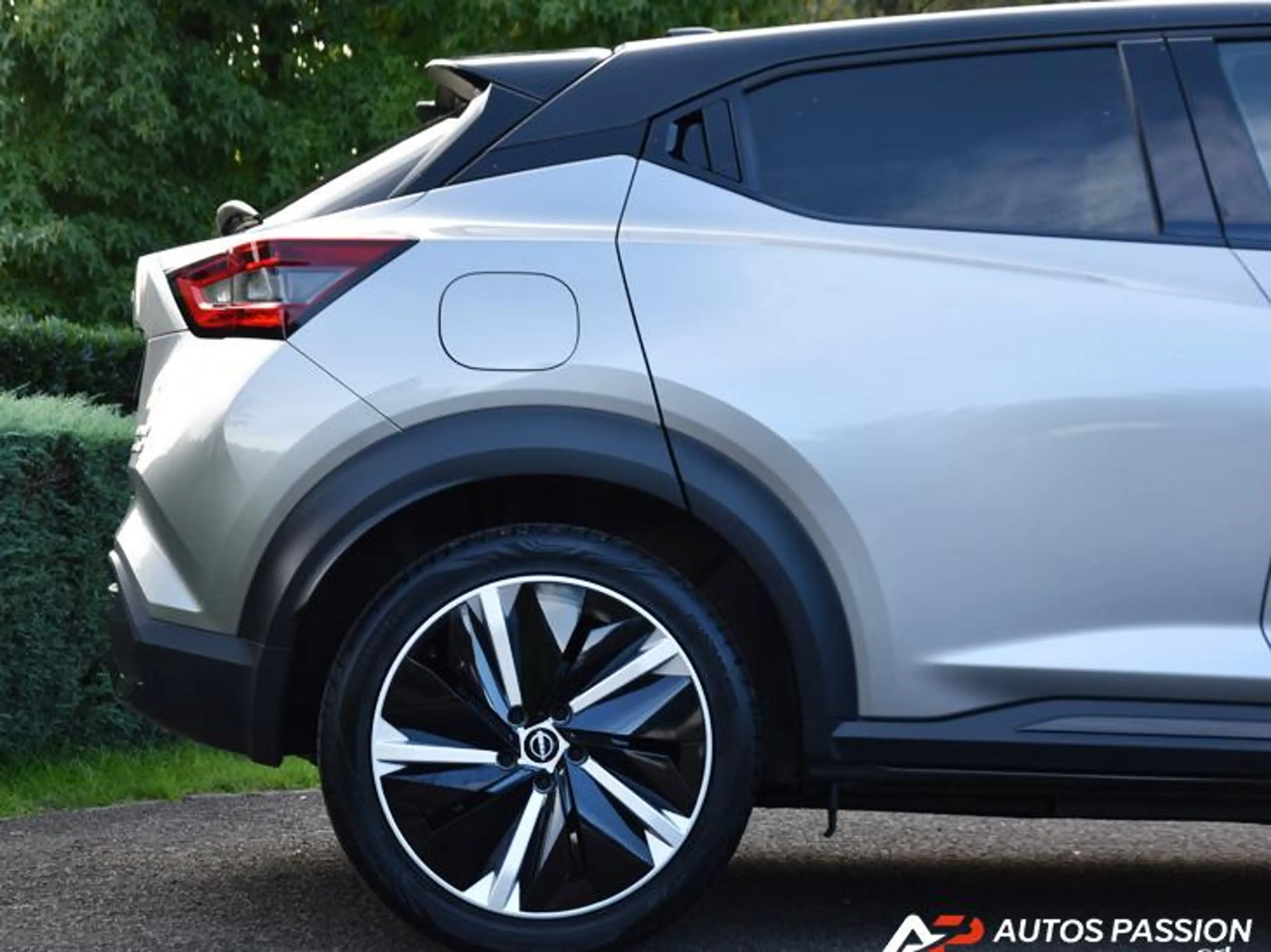 Nissan Juke 1.6 HYBRID 145 N-DESIGN Jantes 19" | Carplay | Caméra — photo 4