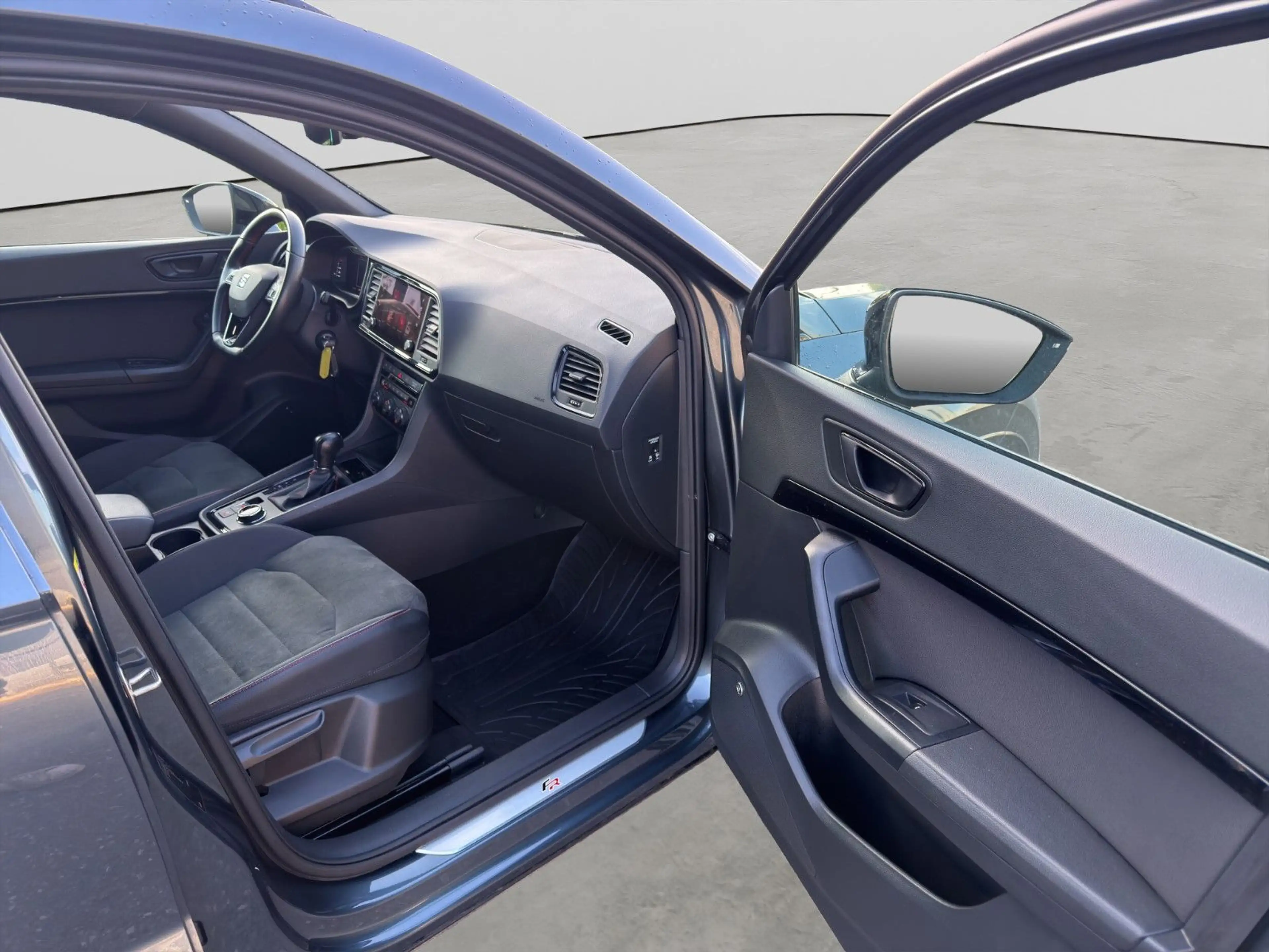SEAT Ateca 2.0TDI DSG 4M FR-Line KAM ACC LED APP AHK — photo 15