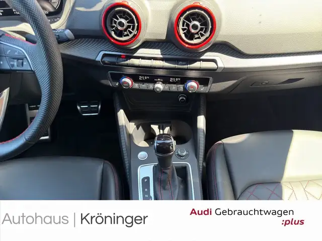 Audi Q2 view 14