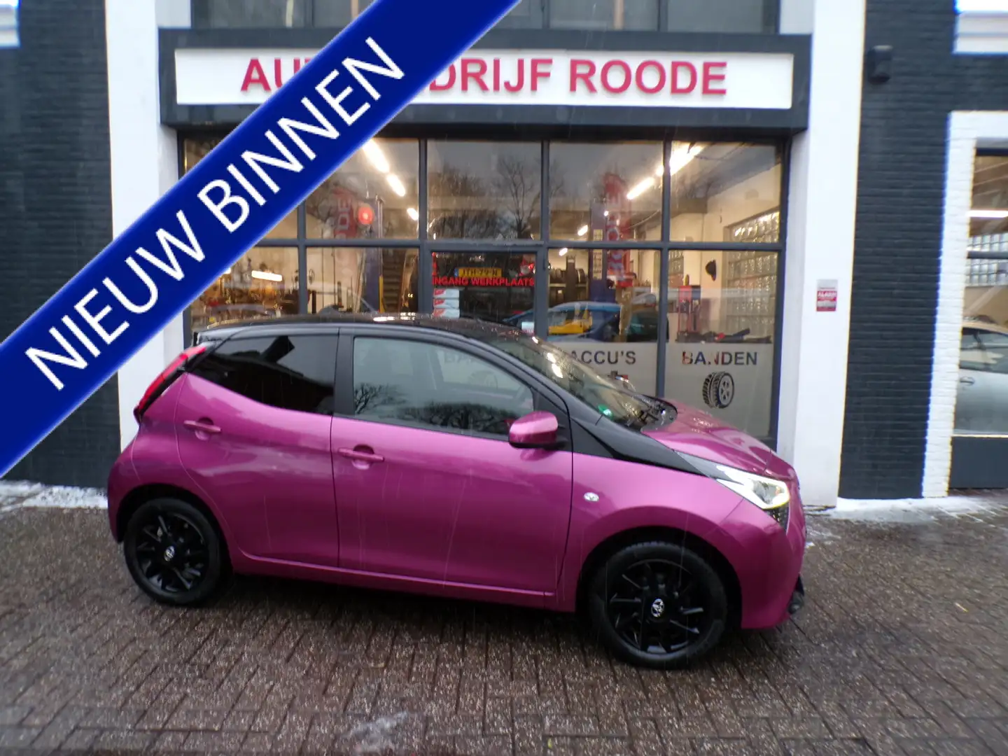 Toyota Aygo 1.0 VVT-i 5-Drs Lila X TOP STAAT UNIEKE AUTO! Violett - 1