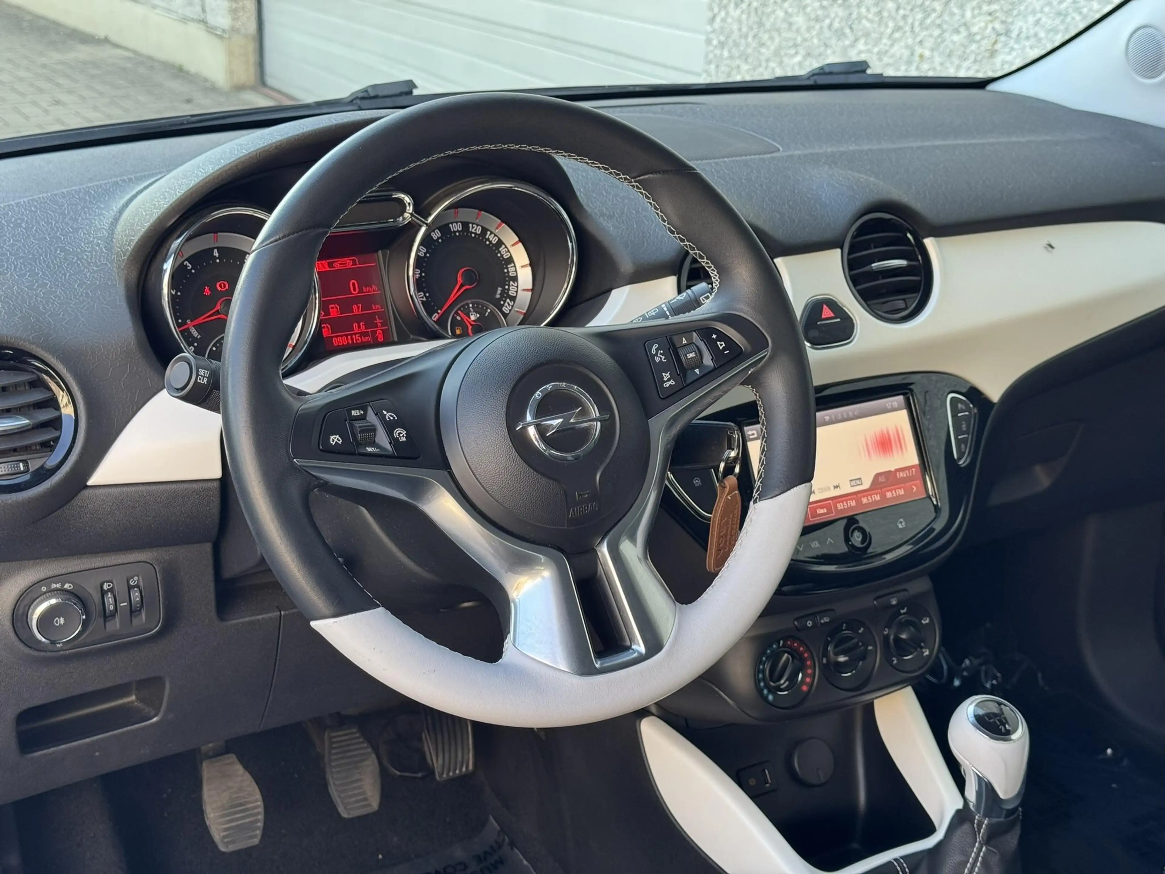 Opel Adam 1.2B 70PK GLAM AIRCO/PARKEERSENSOREN — photo 9