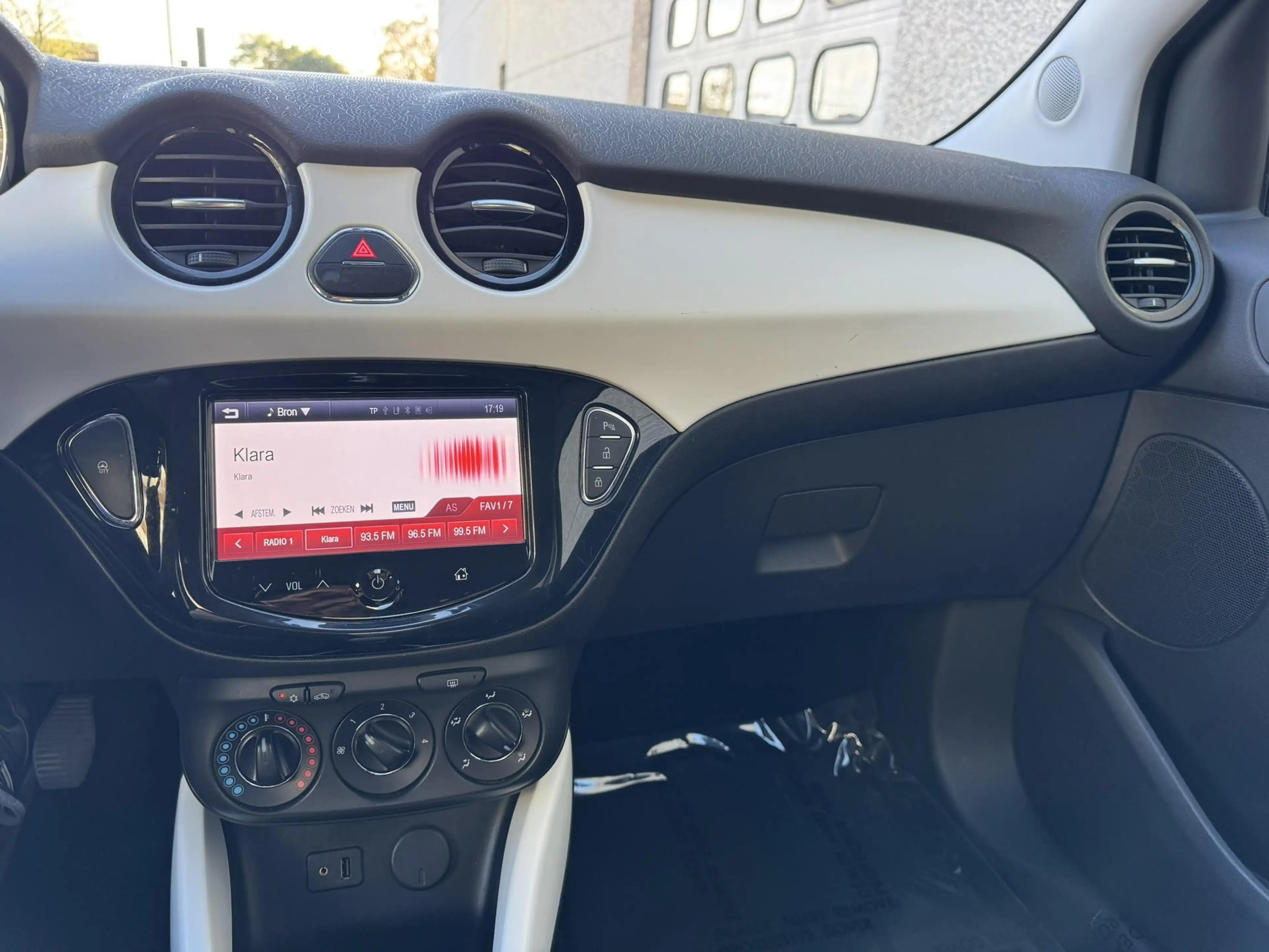 Opel Adam 1.2B 70PK GLAM AIRCO/PARKEERSENSOREN — photo 13