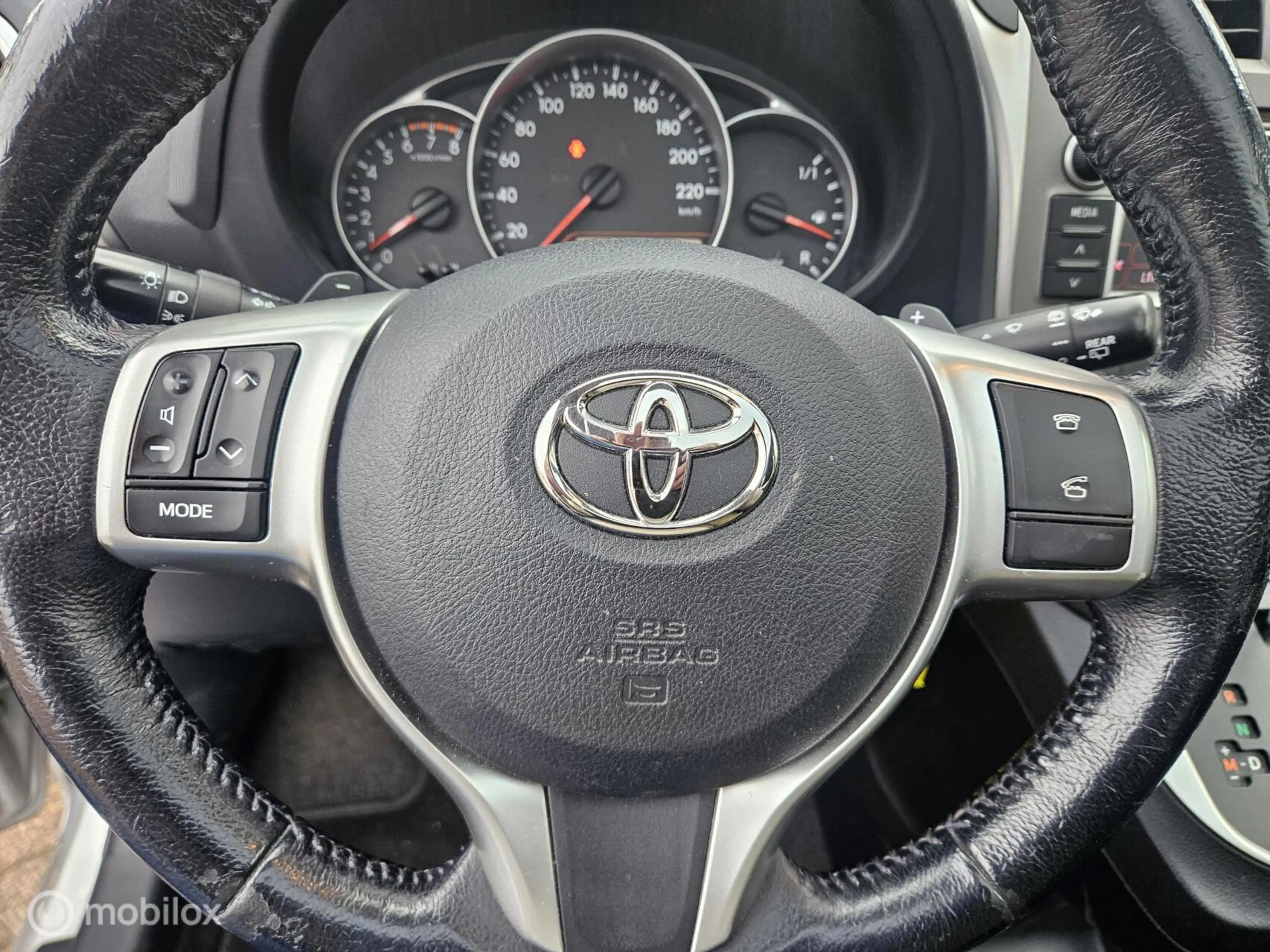 Toyota Verso-S 1.3 VVT-i Aspiration — photo 13