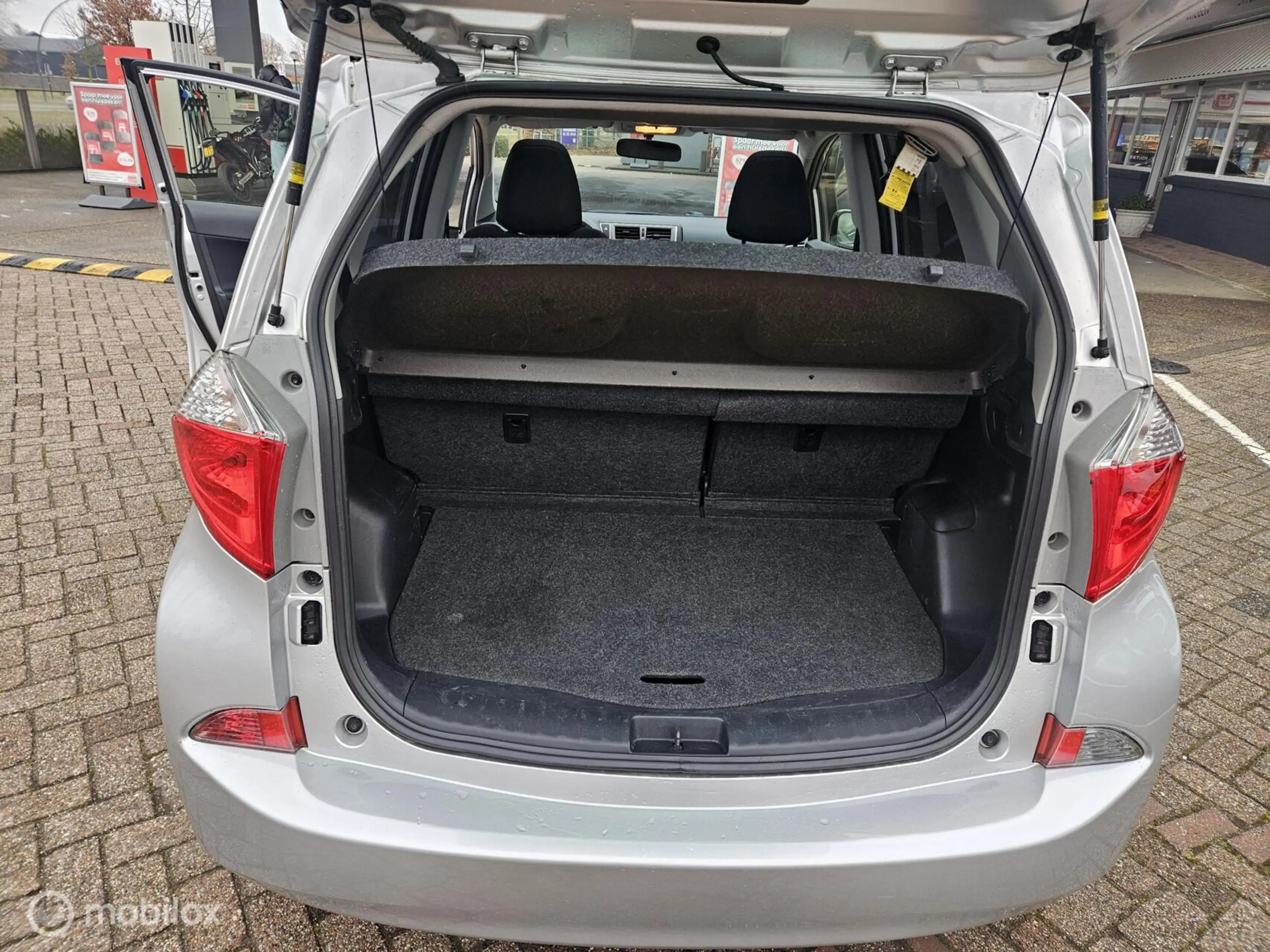 Toyota Verso-S 1.3 VVT-i Aspiration — photo 12