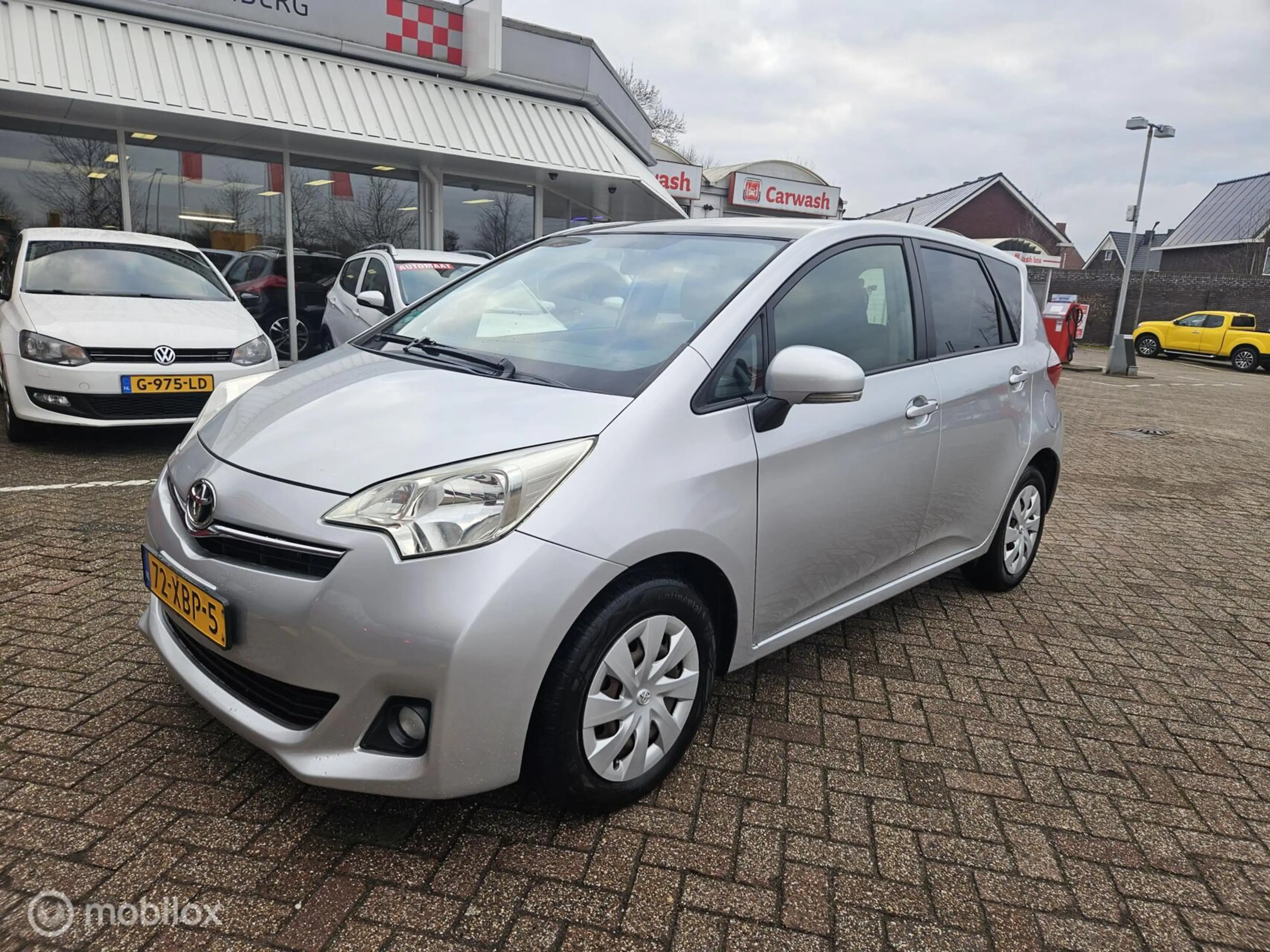 Toyota Verso-S 1.3 VVT-i Aspiration — photo 2
