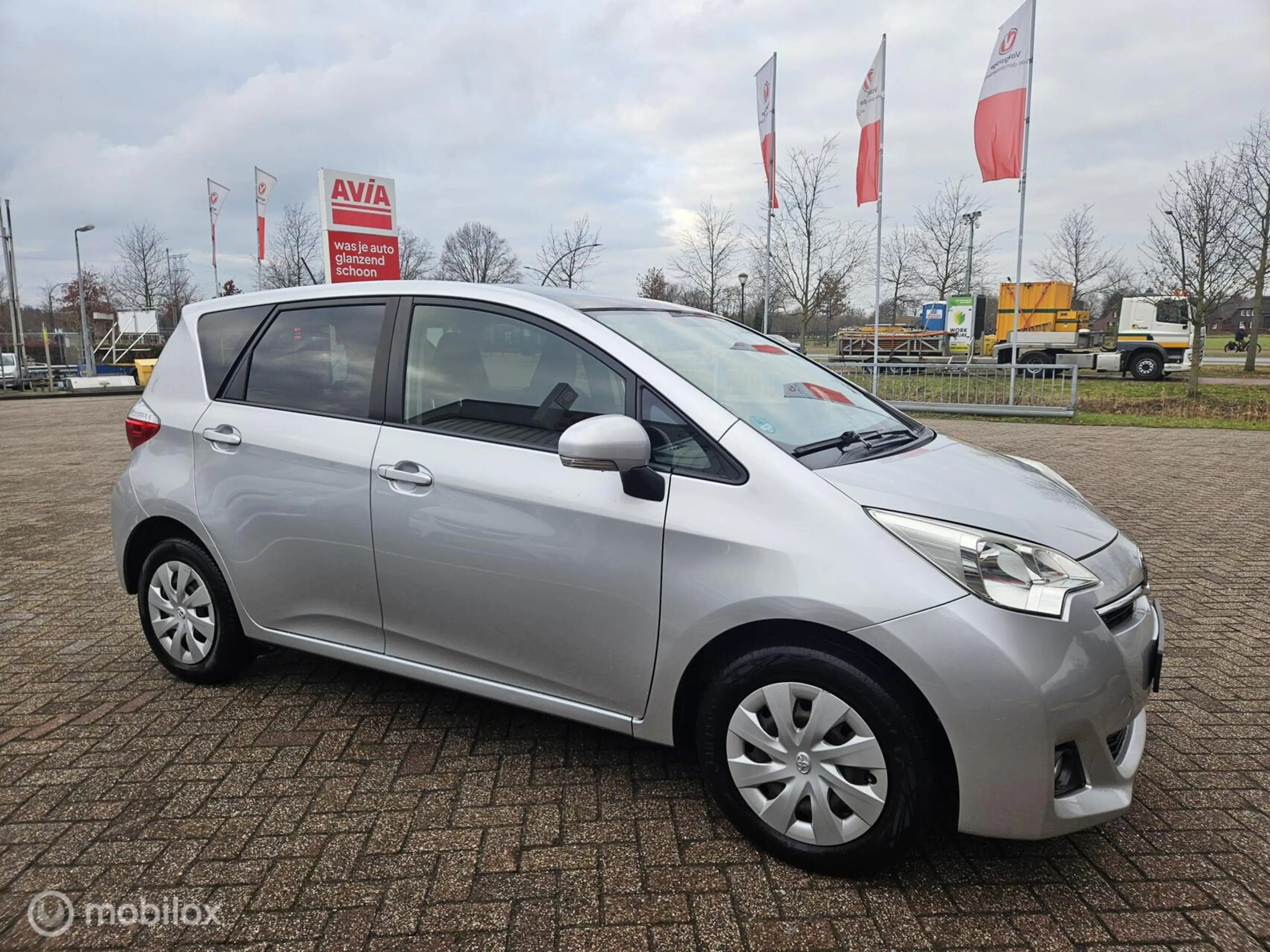 Toyota Verso-S 1.3 VVT-i Aspiration — photo 4