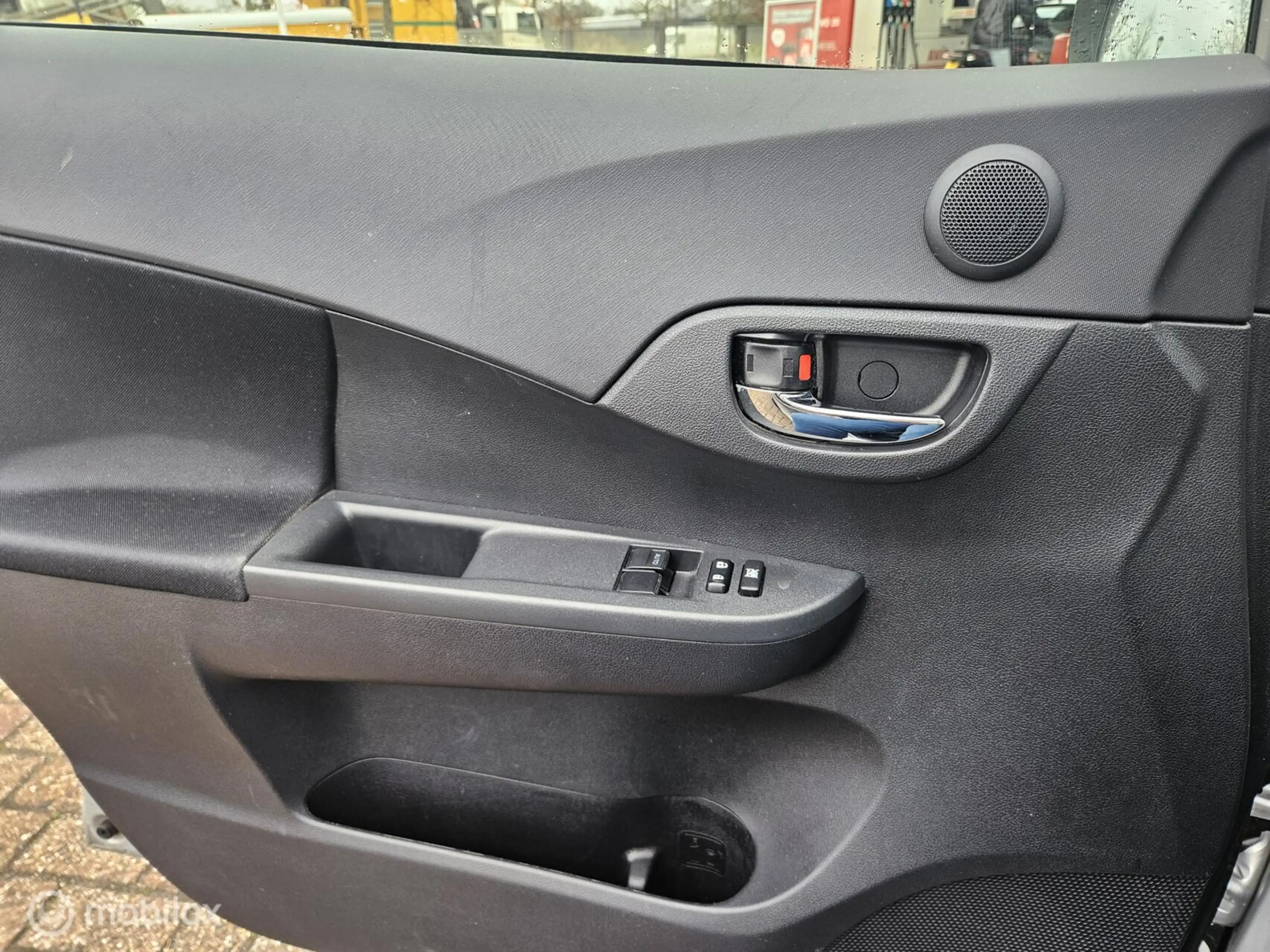 Toyota Verso-S 1.3 VVT-i Aspiration — photo 15