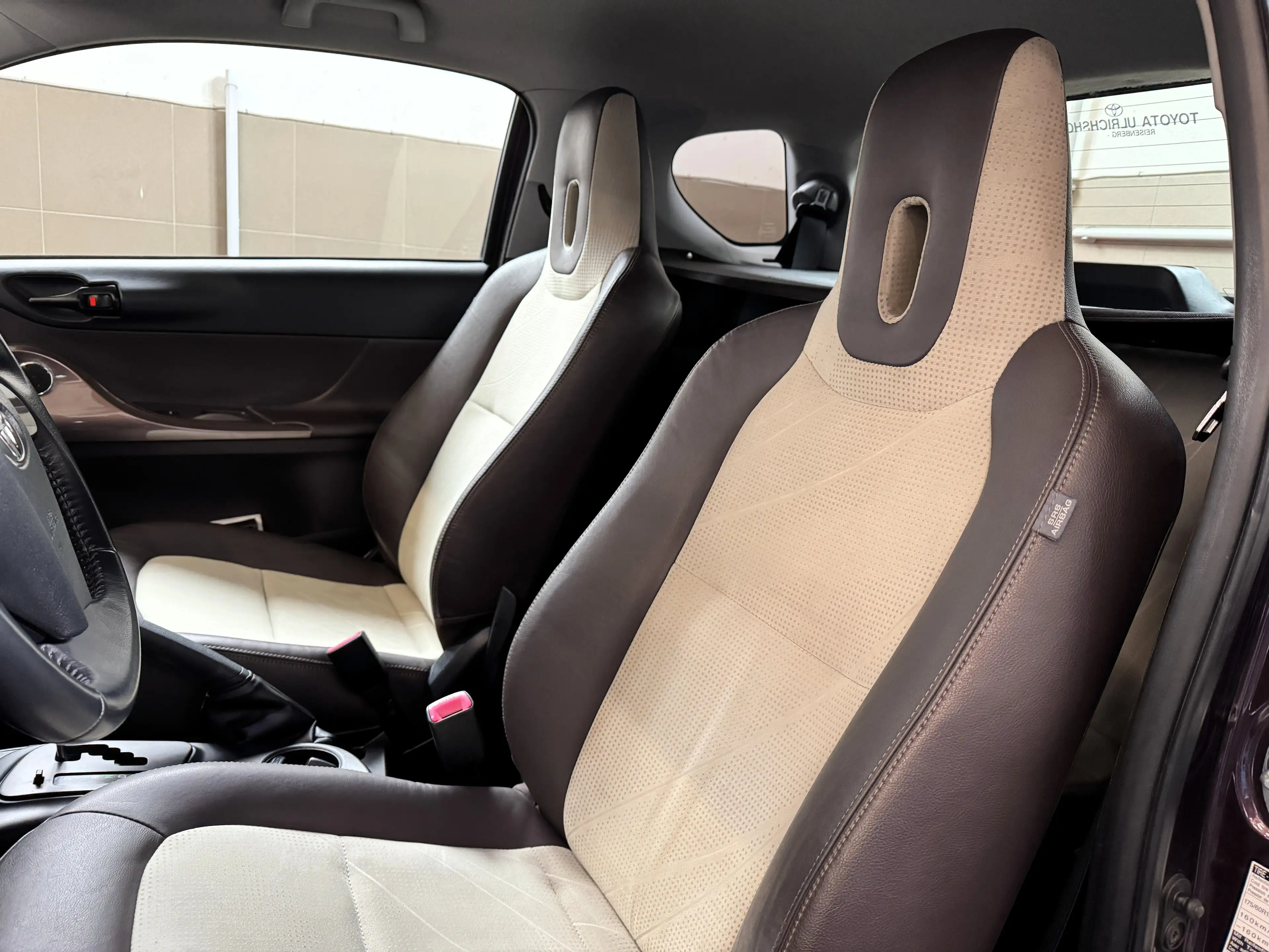 Toyota iQ iQ ² 1,33 dVVT-i Automatik Kamera/SHZ/Klima — photo 11