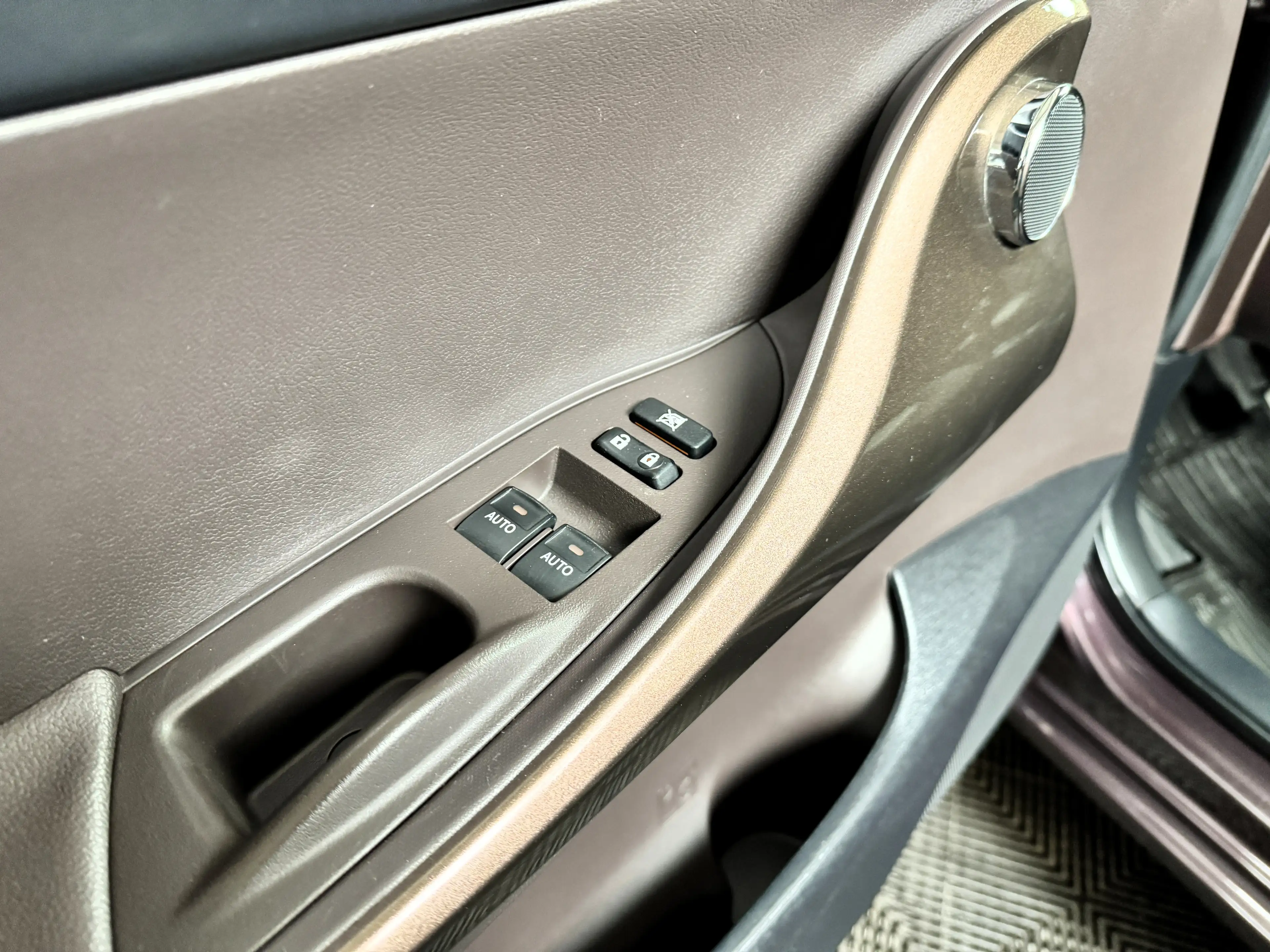 Toyota iQ iQ ² 1,33 dVVT-i Automatik Kamera/SHZ/Klima — photo 15
