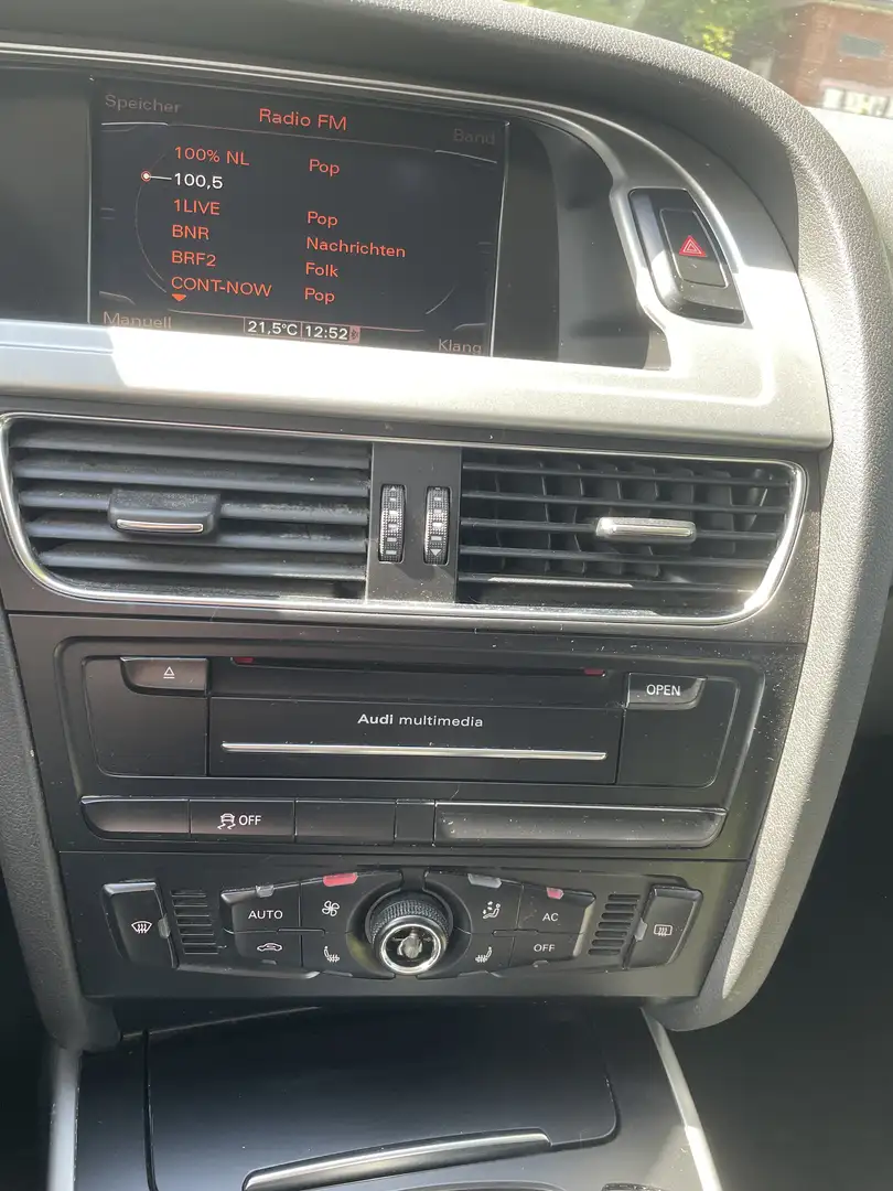 Audi A4 Attraction Schwarz - 2