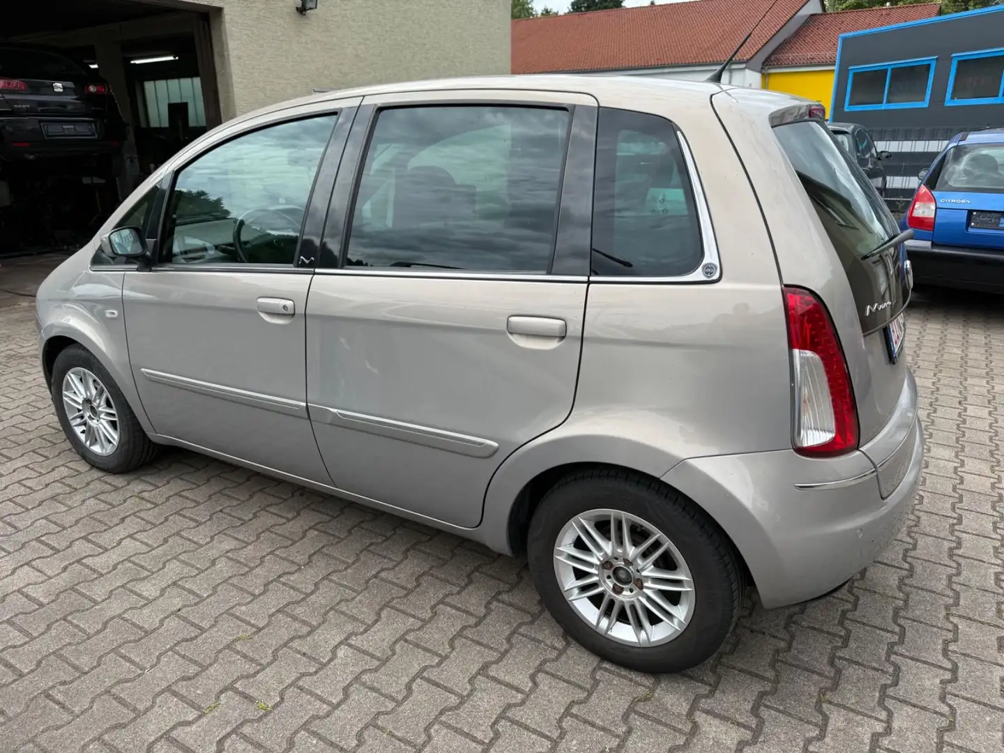 Lancia MUSA Musa 1.4 16V, Tüv neu 06/2027, 66000 km, 6-Gang! Срібний - 2