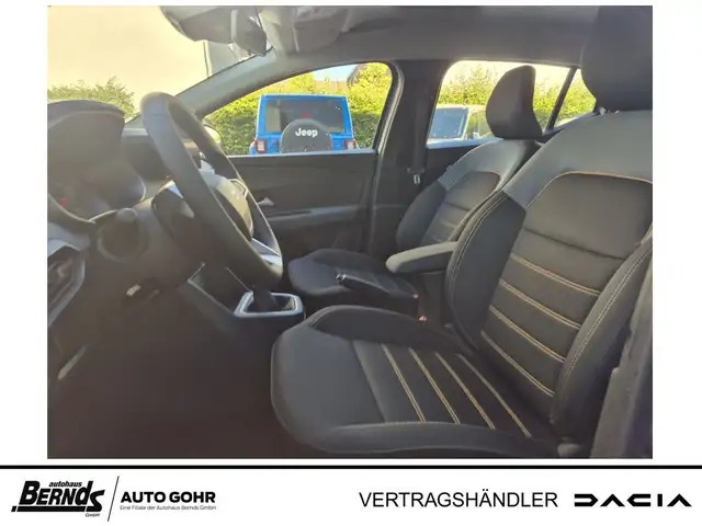 Dacia Sandero view 10