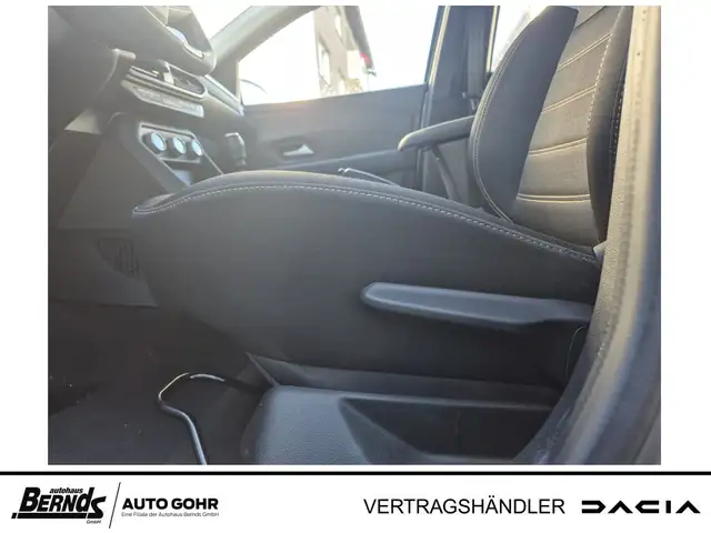 Dacia Sandero view 13