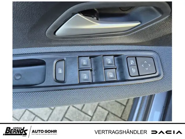 Dacia Sandero view 12