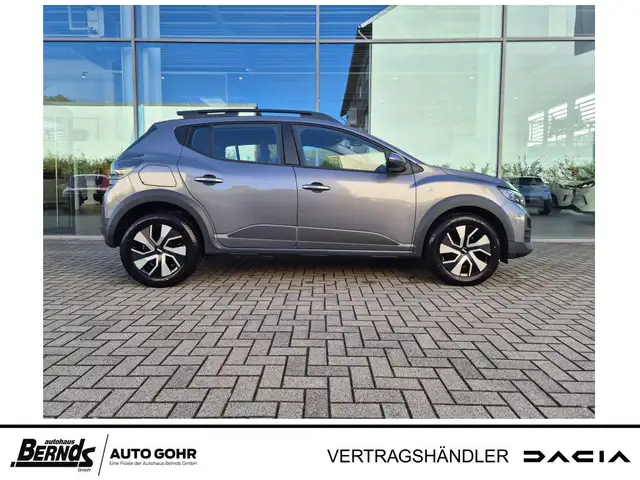 Dacia Sandero view 3