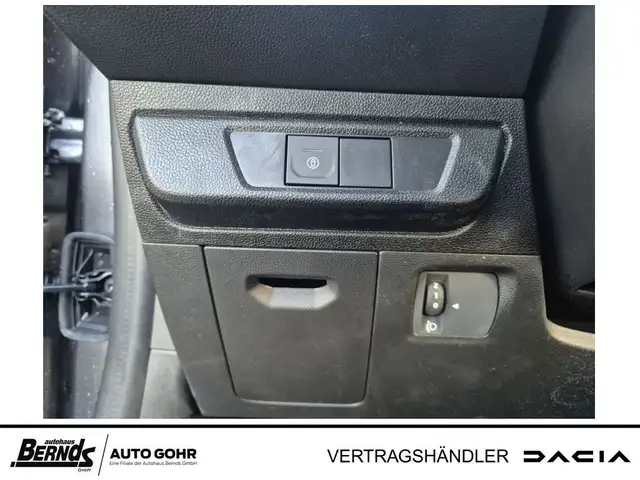 Dacia Sandero view 14