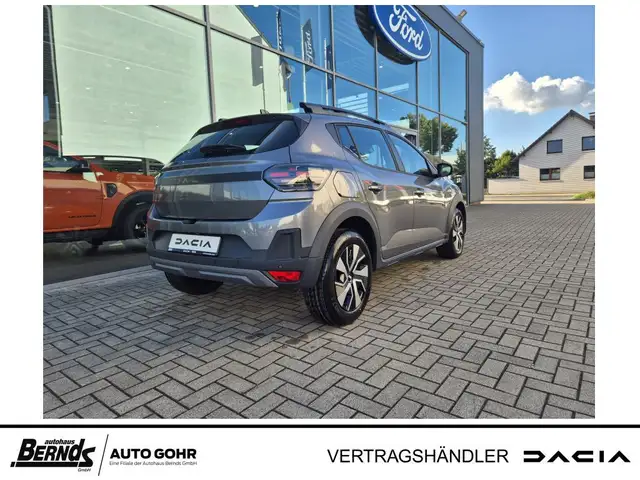 Dacia Sandero view 4
