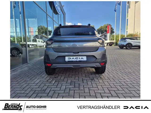 Dacia Sandero view 5