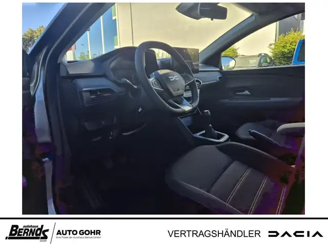 Dacia Sandero view 11