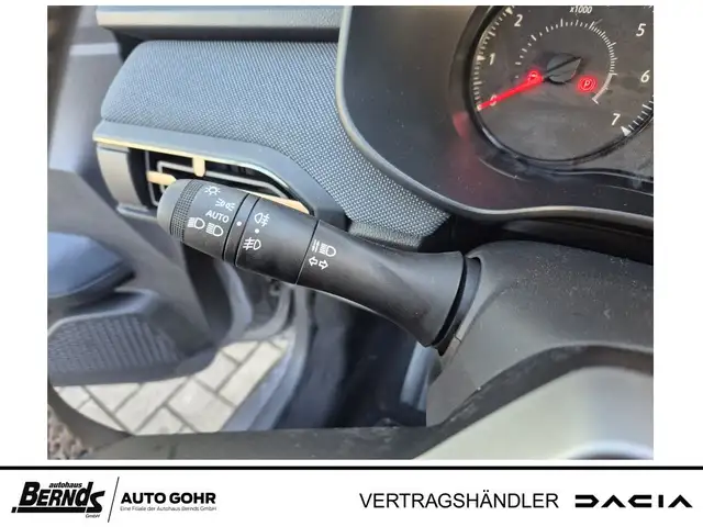 Dacia Sandero view 15