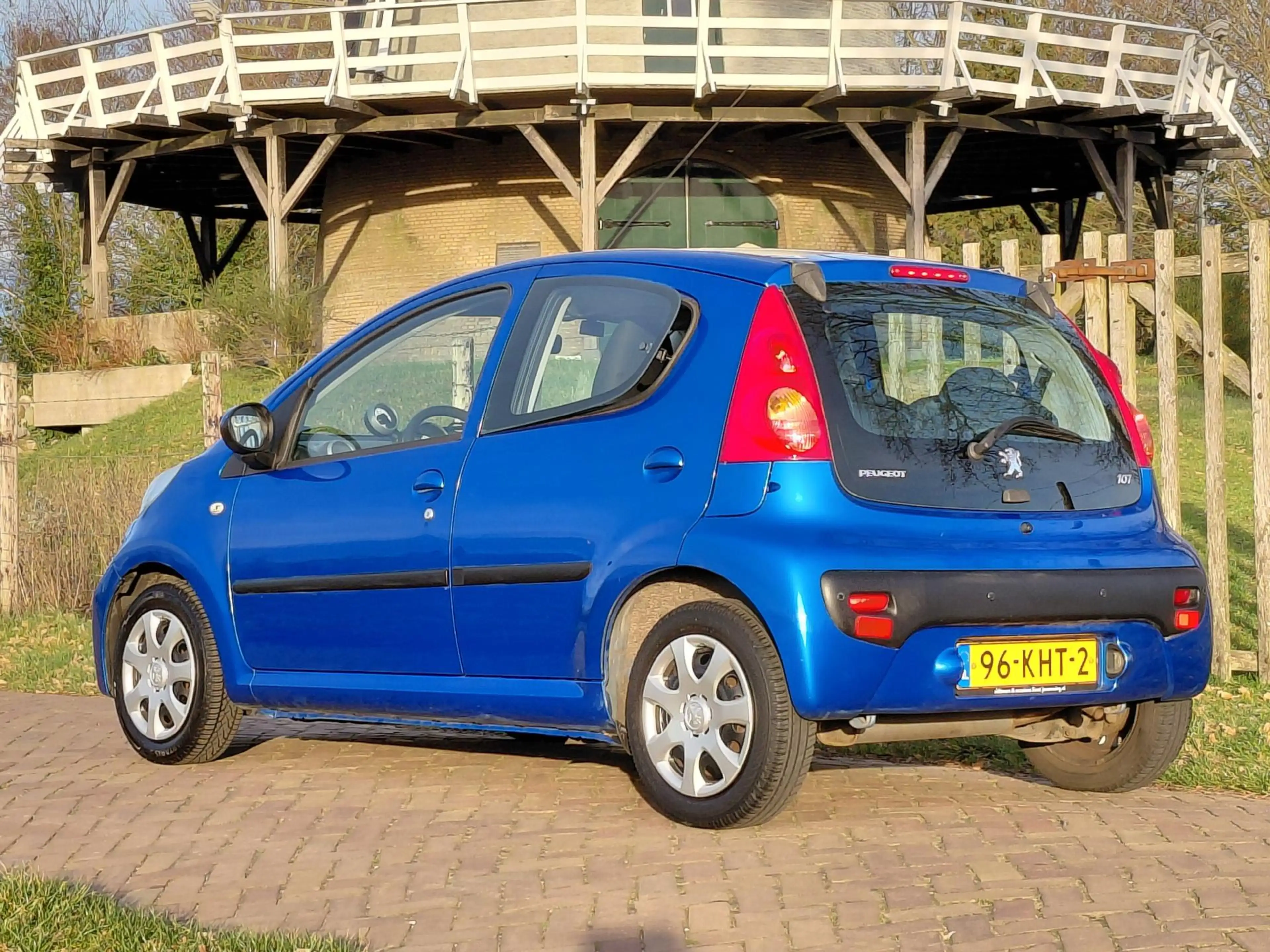 Peugeot 107 1.0-12V XS — photo 3
