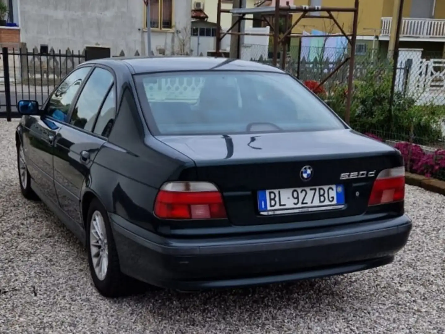 BMW 520 520d Futura Verde - 1