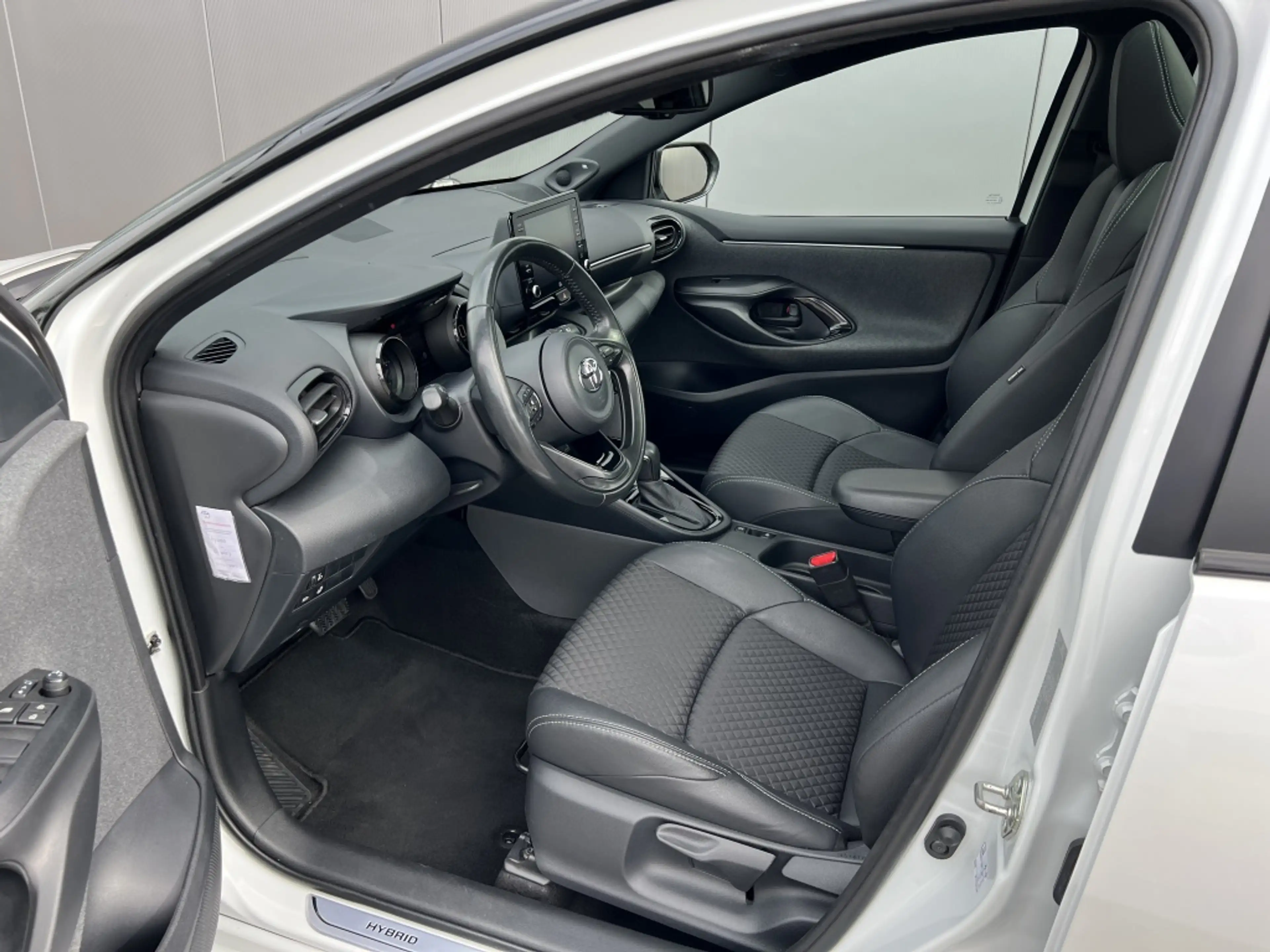 Toyota Yaris 1.5 Hyb. Executive | NL auto | Dealerondehouden | — photo 8