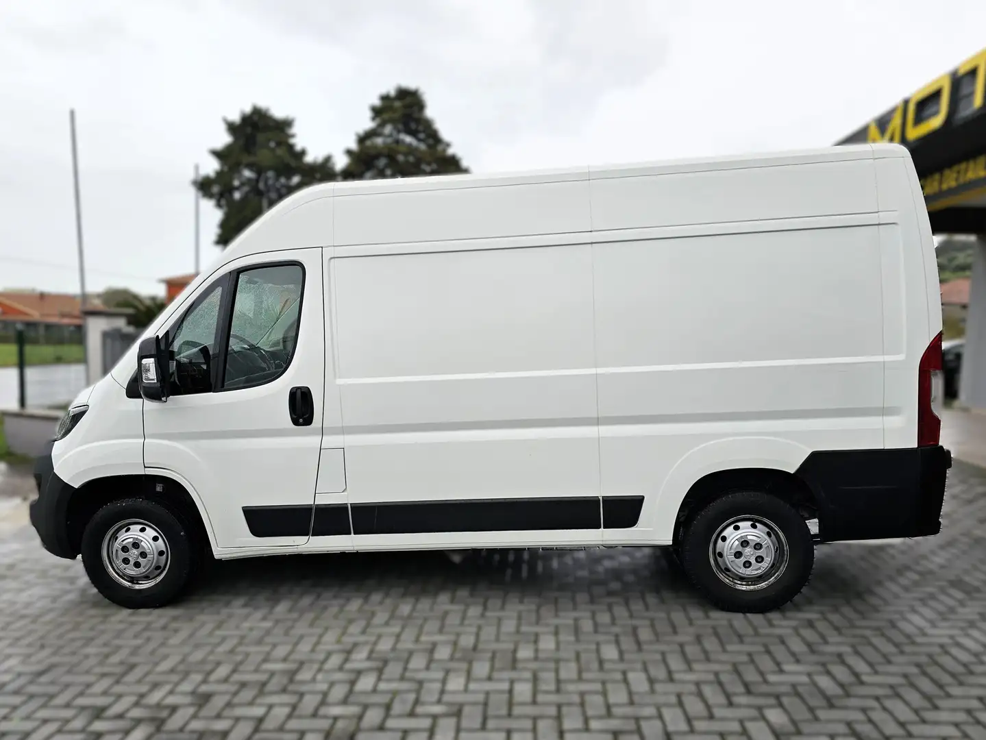 Peugeot Boxer 335 L2 H2 2.2Hdi 140cv Bianco - 2