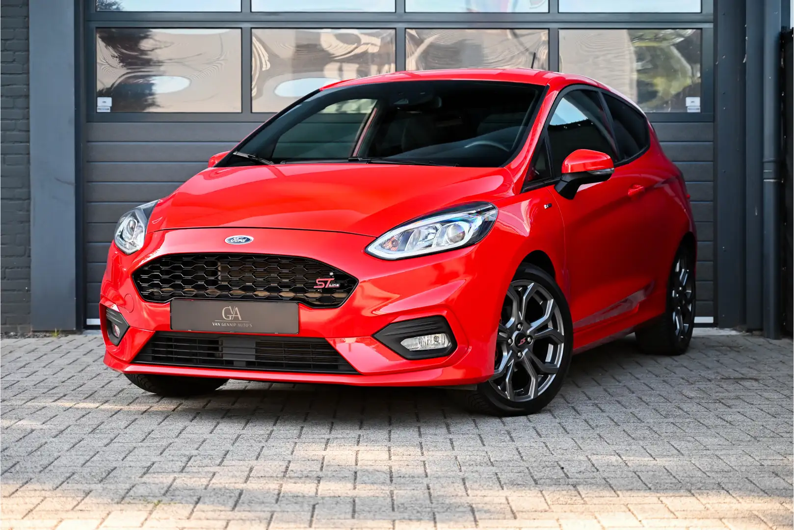 Ford Fiesta 1.1 Trend ST Line Apple Carplay, Cruise Control, N Rouge - 1