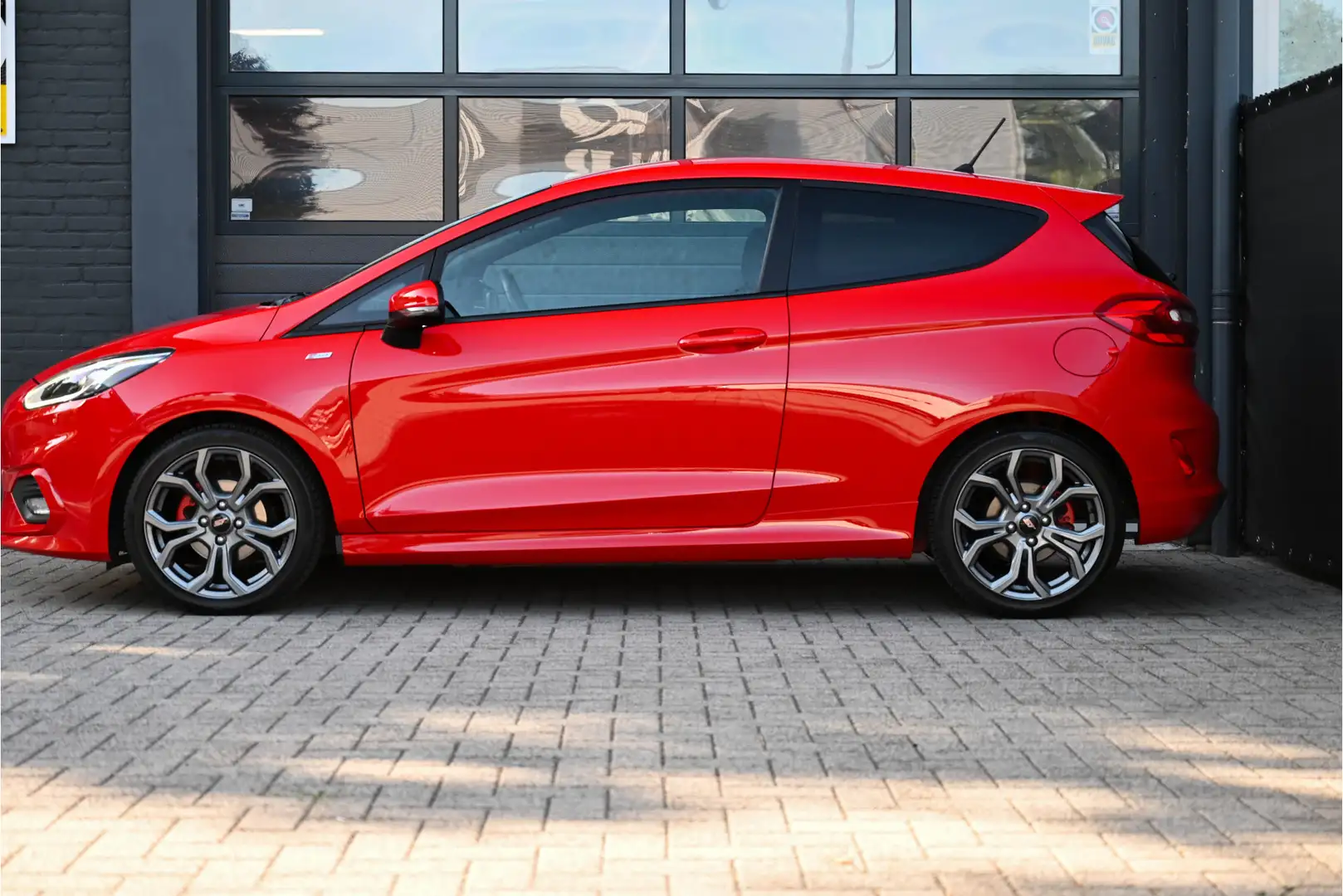 Ford Fiesta 1.1 Trend ST Line Apple Carplay, Cruise Control, N Rouge - 2