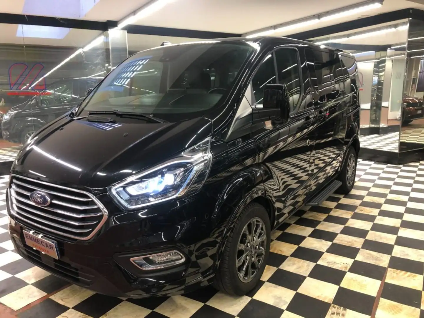 Ford Tourneo Custom 320 2.0 TDCi 185CV aut. PC Titanium Noir - 1