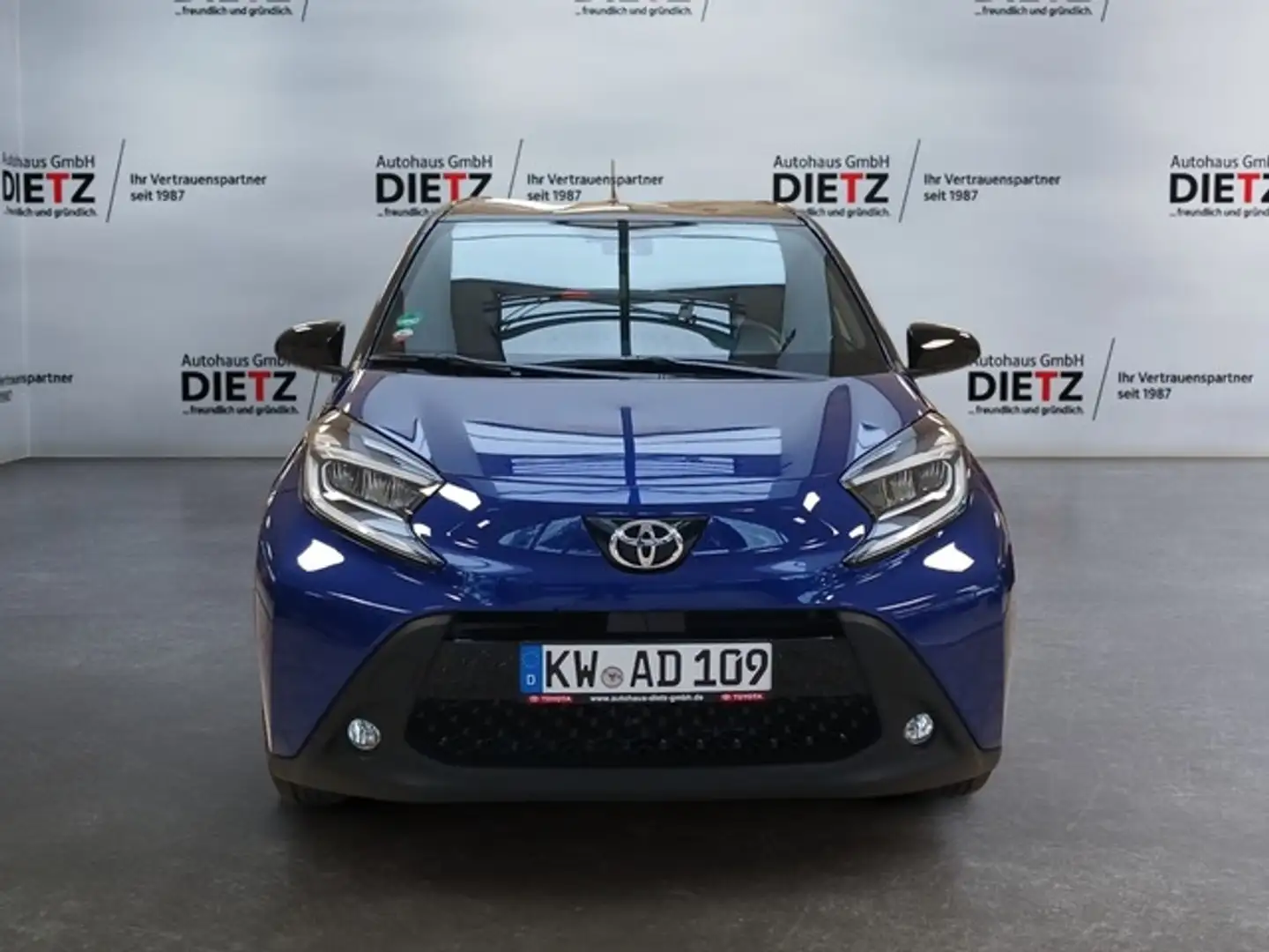 Toyota Aygo X 1.0 VVT-i Team D*ACC*KAM*APPLE-CAR Blau - 2