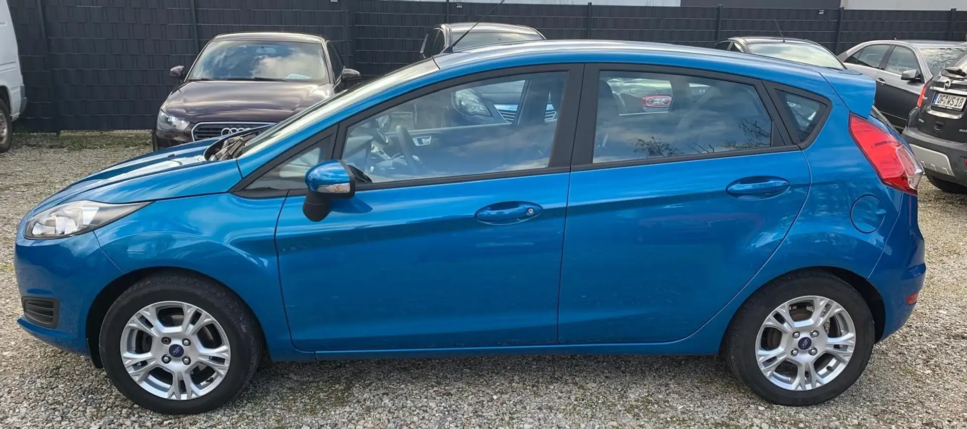 Ford Fiesta Blau - 2