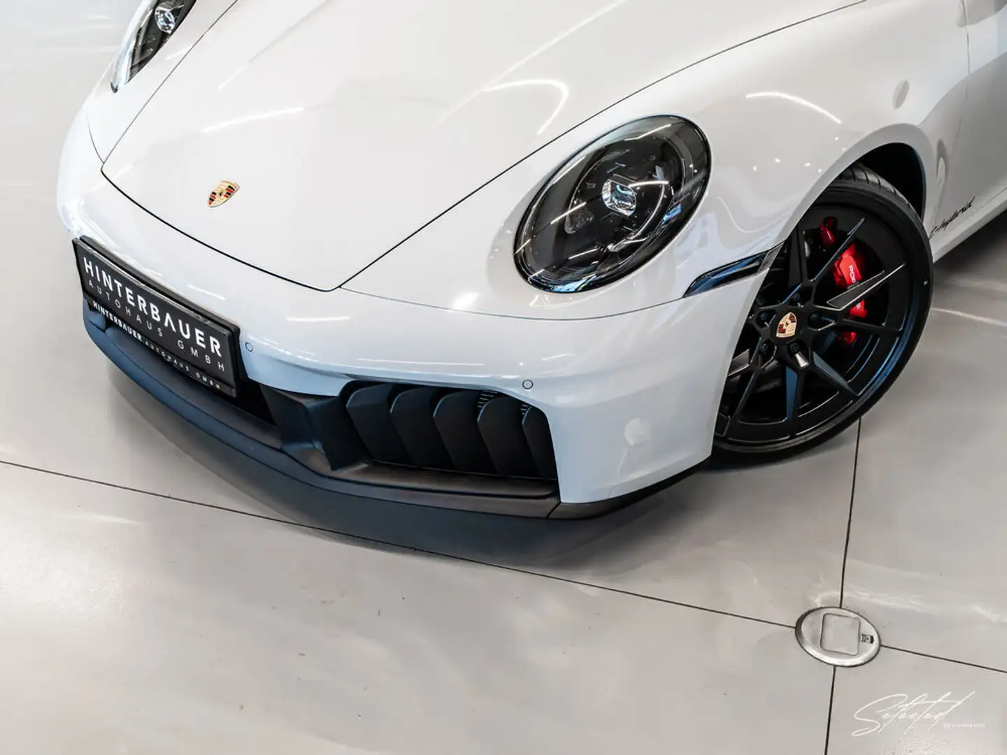 Porsche 911 Carrera 4 GTS*PASM-SPORTFAHWERK*ABGASANL.*PTV* Grau - 2